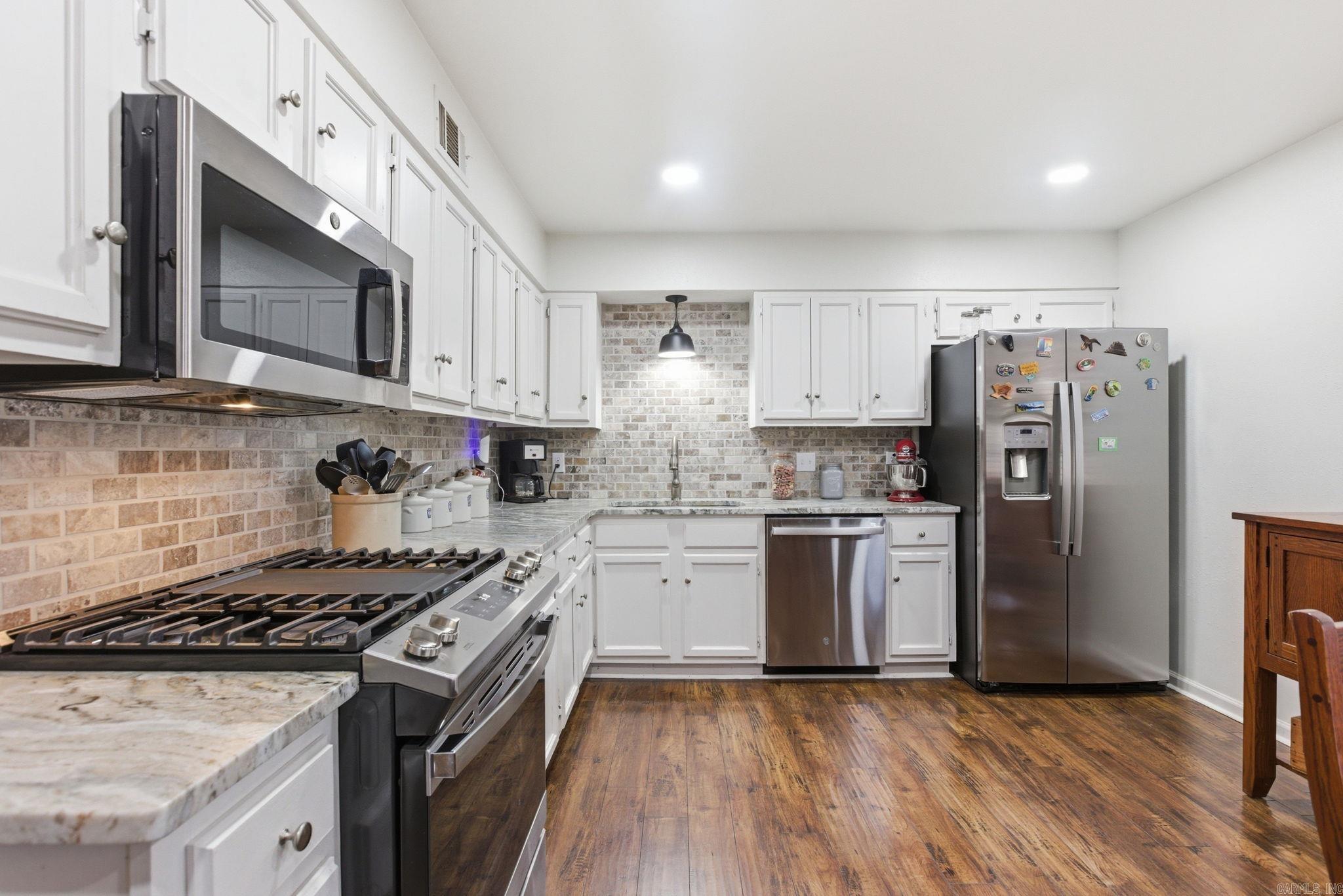 SPRINGHILL MANOR WEST - Residential