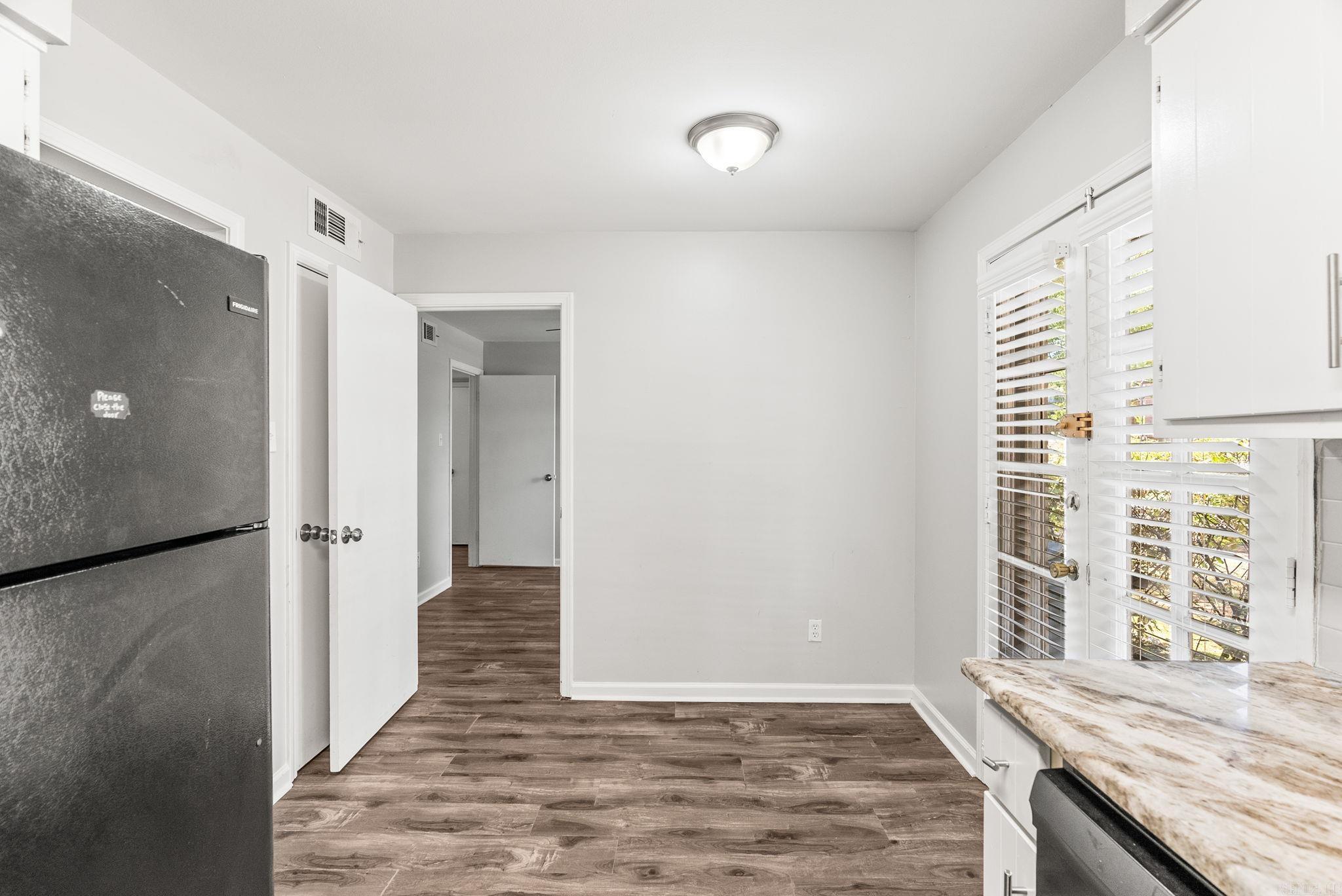 WINDSOR GARDENS CONDOMINIUMS - Residential