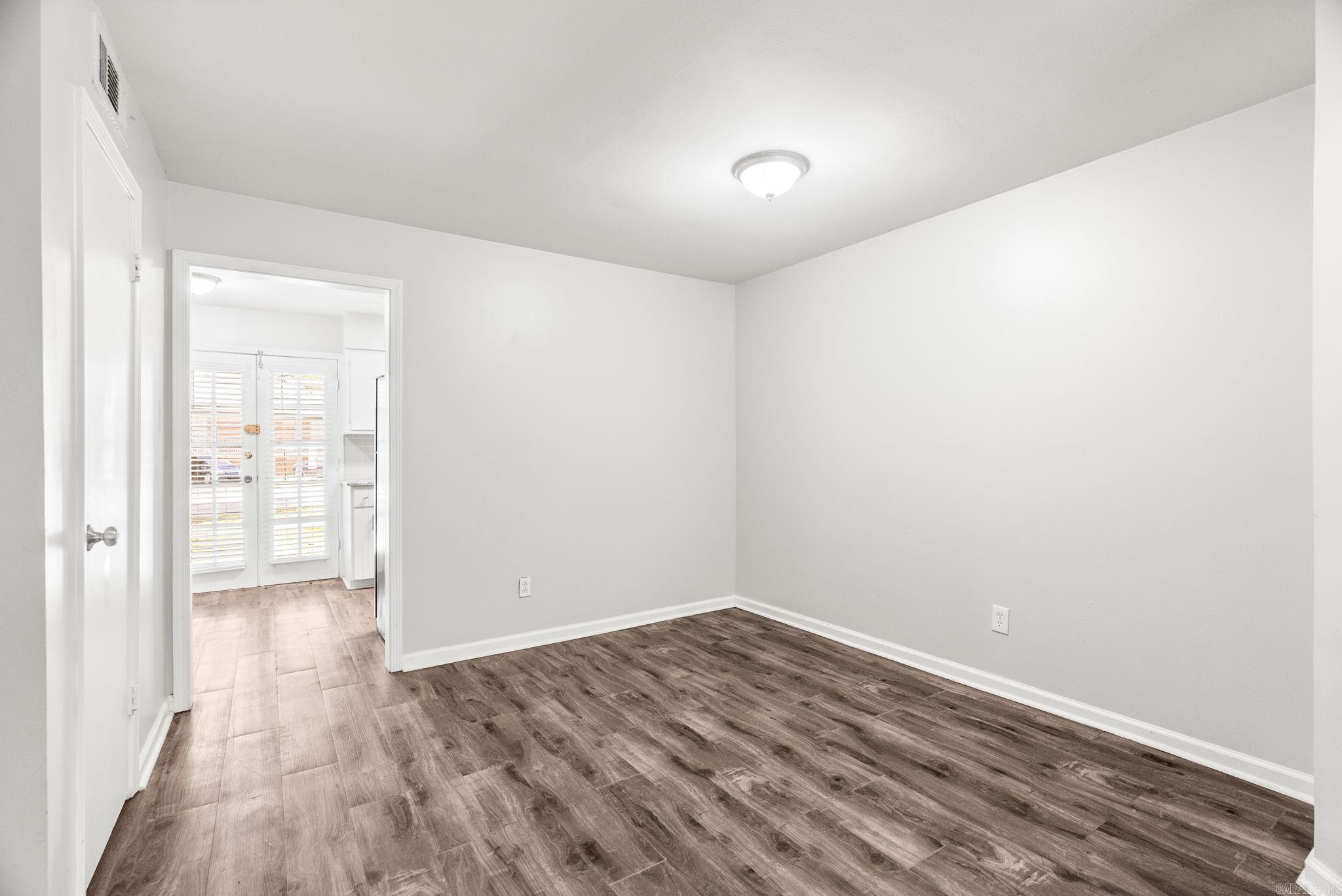 WINDSOR GARDENS CONDOMINIUMS - Residential