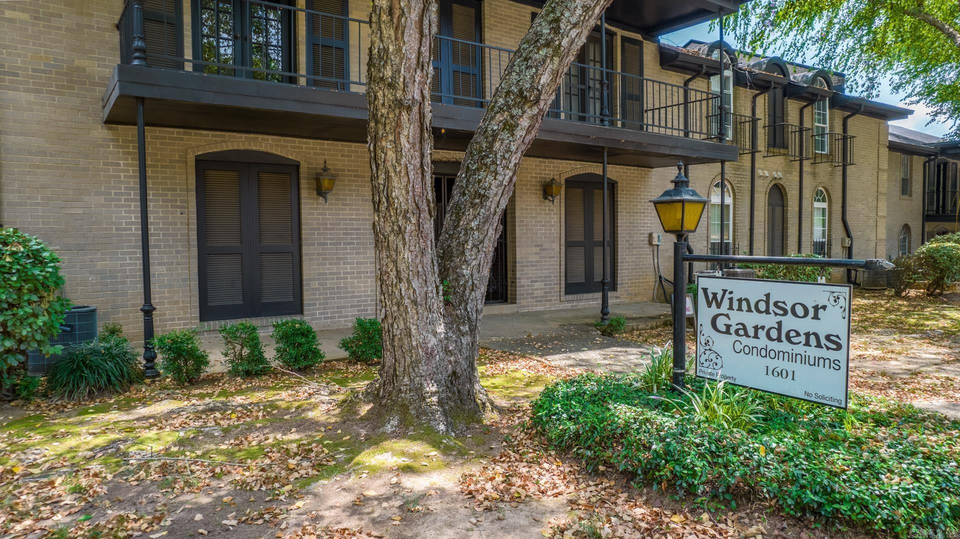 WINDSOR GARDENS CONDOMINIUMS - Residential