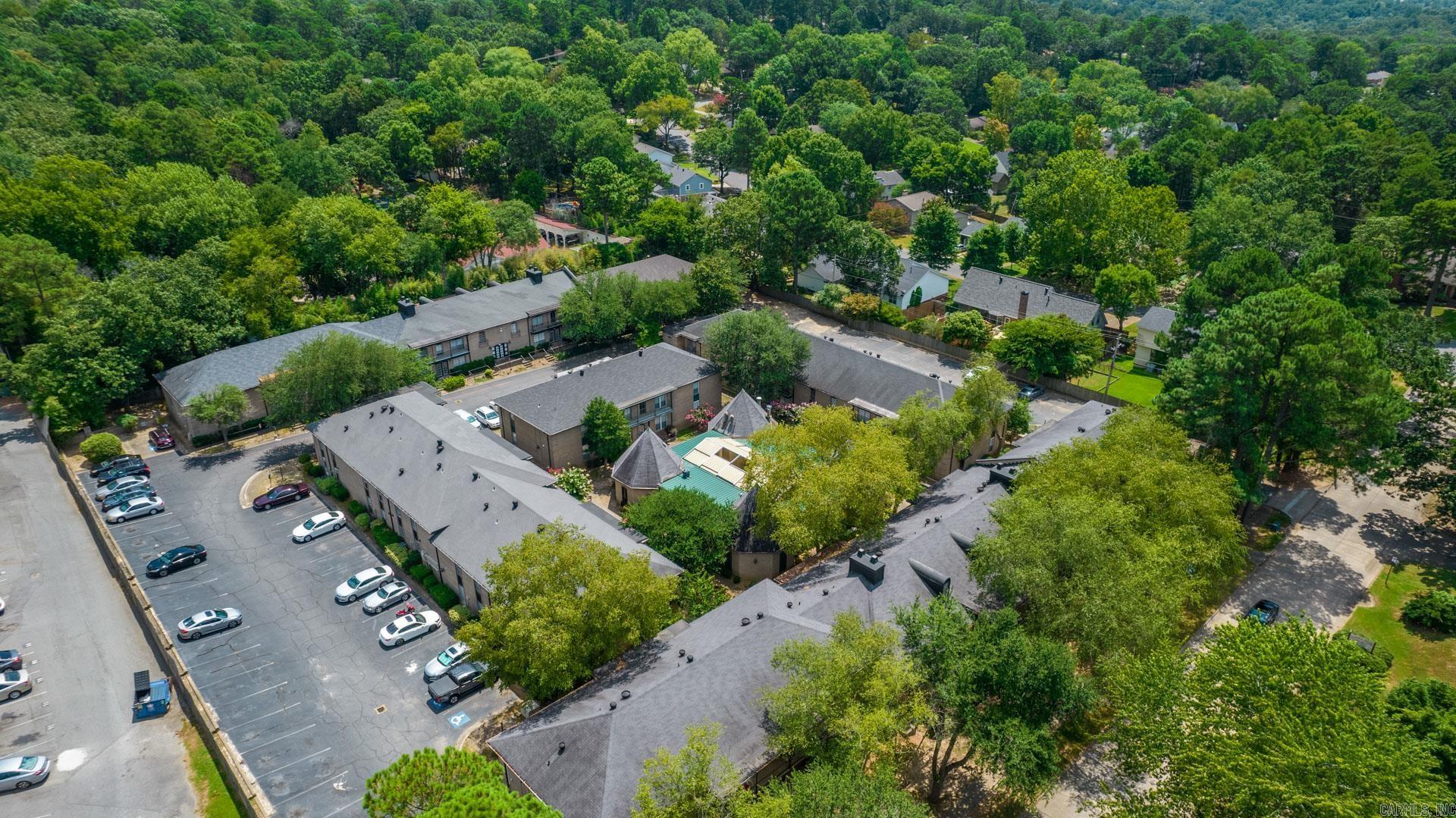 WINDSOR GARDENS CONDOMINIUMS - Residential