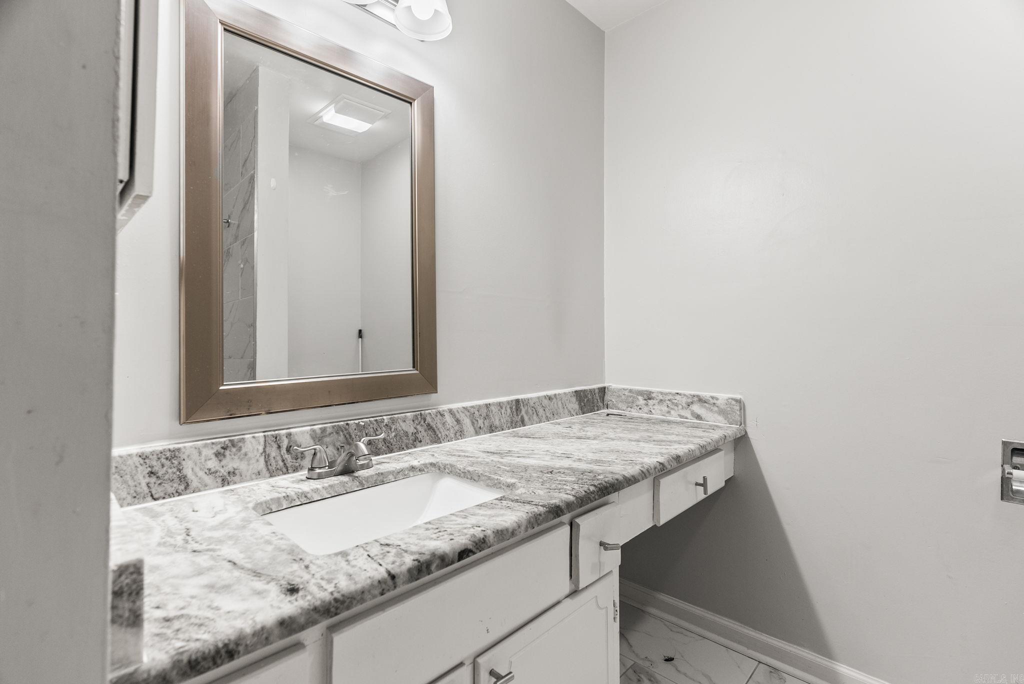 WINDSOR GARDENS CONDOMINIUMS - Residential