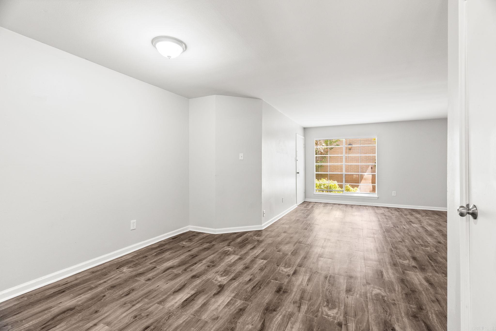 WINDSOR GARDENS CONDOMINIUMS - Residential