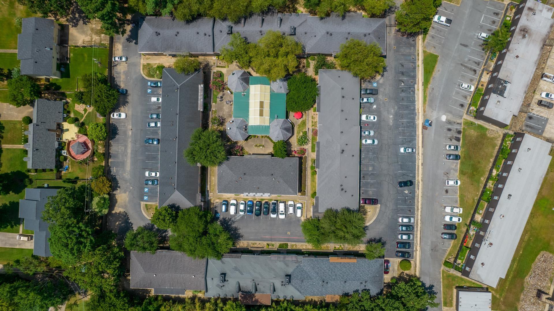 WINDSOR GARDENS CONDOMINIUMS - Residential