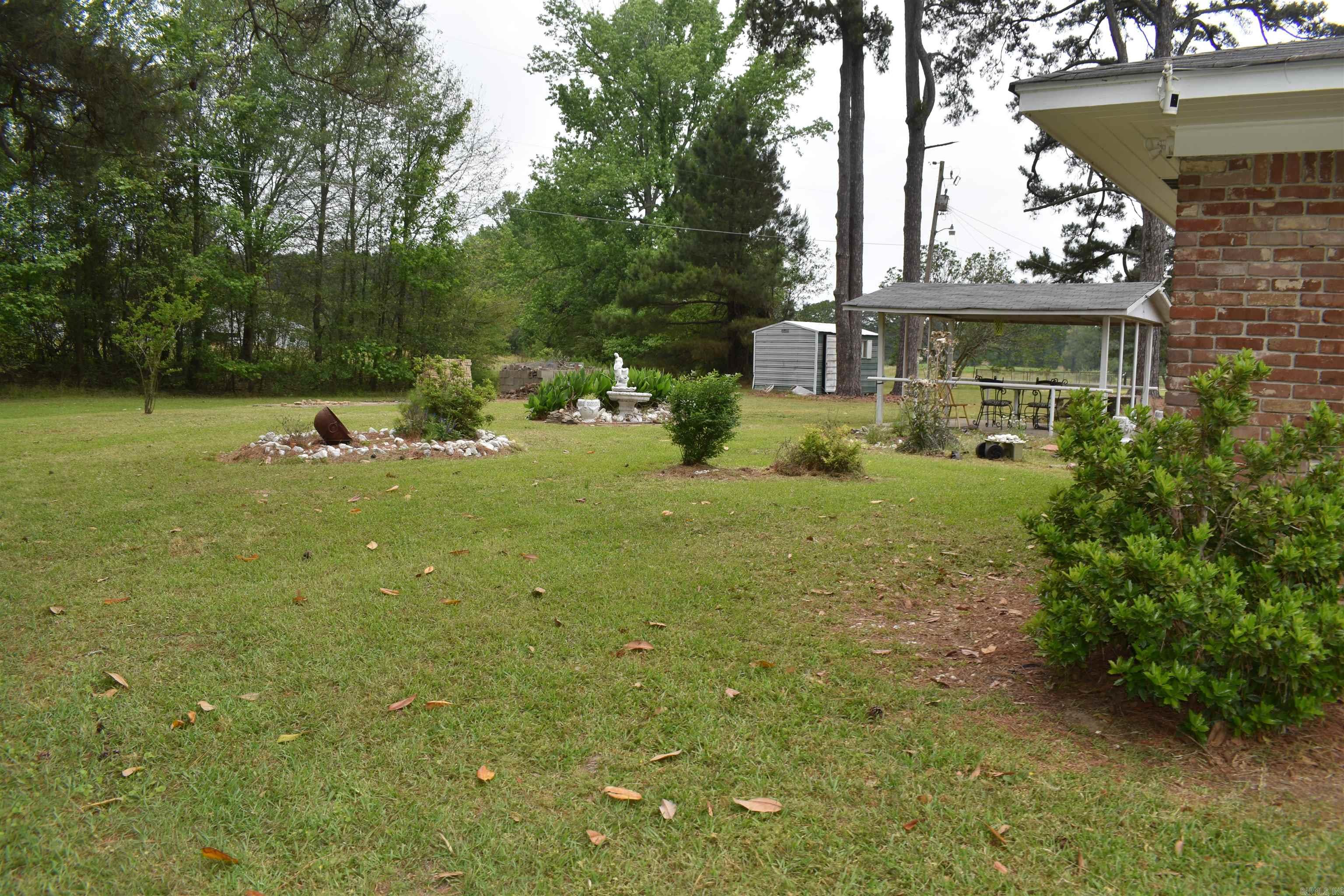 TOWN & COUNTRY - Residential