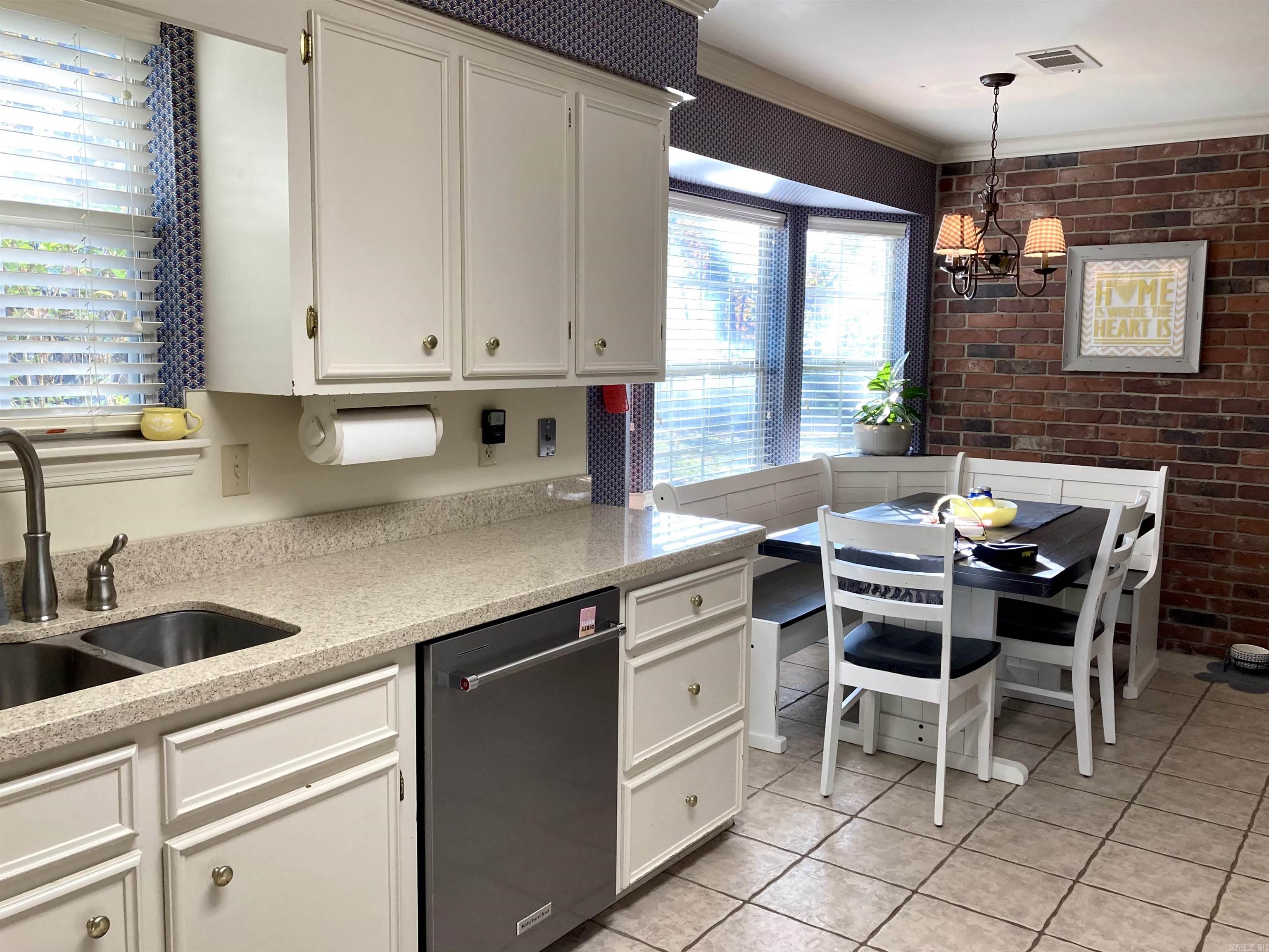 LUDINGTON HGTS - Residential