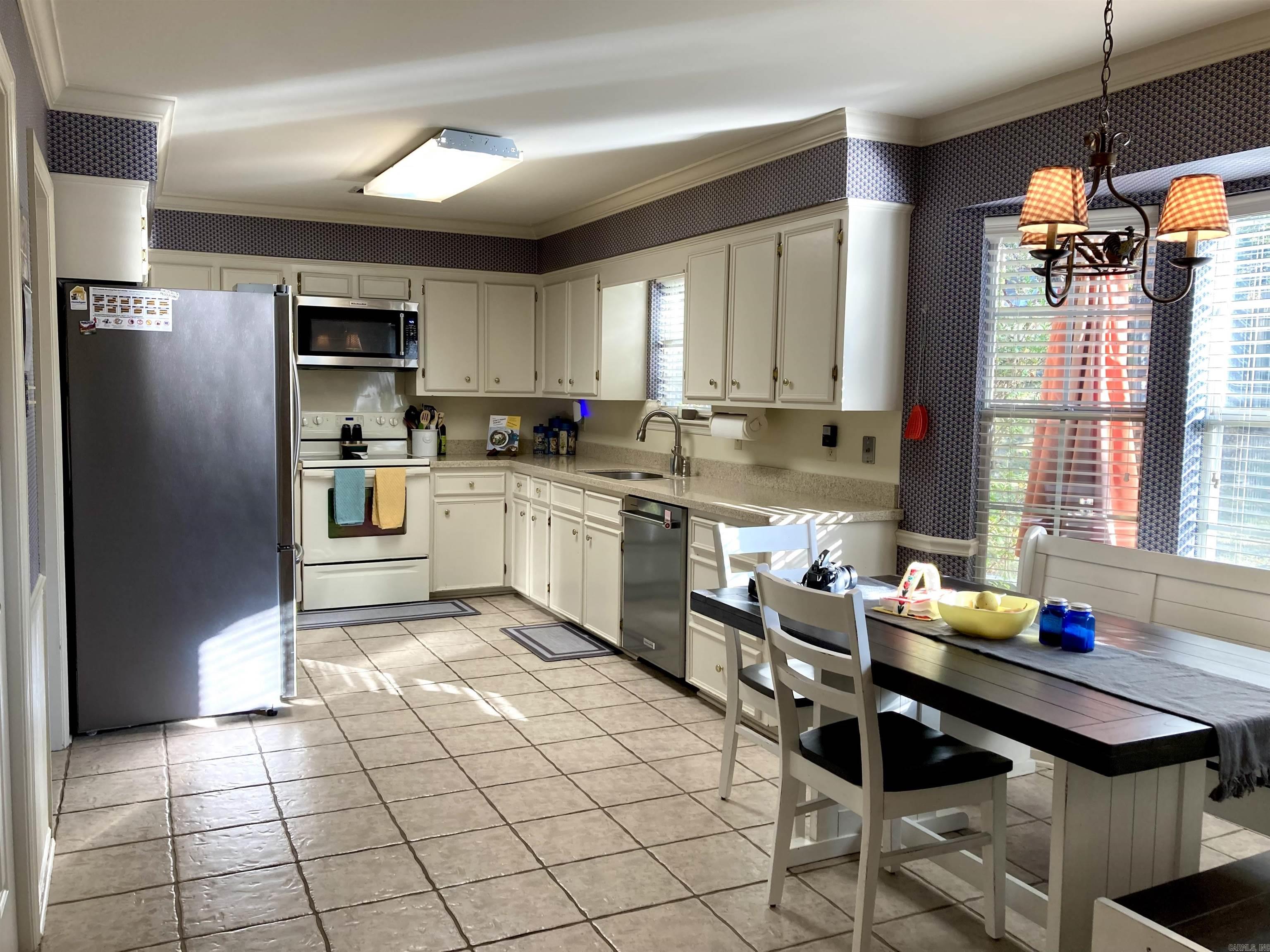 LUDINGTON HGTS - Residential