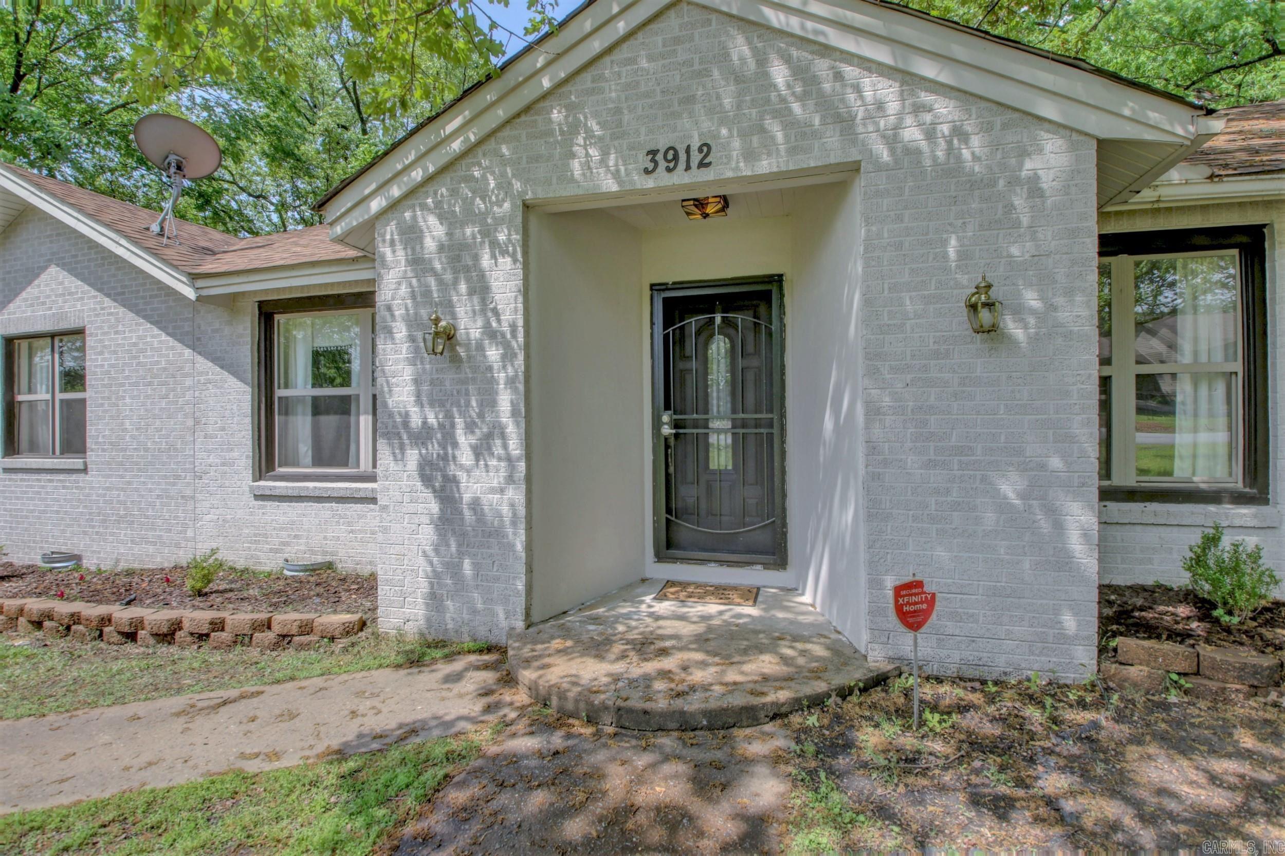 You'll never want to leave home! Come home to a superbly updated, spacious home with plenty of natural lighting and killer sightlines! Enjoy a Gorgeous Vaulted Great Room connecting to a large and welcoming dinning room, perfect for entertaining or raising a family. Recessed lighting throughout, large pantry and plenty of storage are just some of the WOW factors in this home! The curb appeal is spectacular! Spacious yard sitting on two lots. A shed in the back yard with limitless possibilities. Walk to the local park! Introduce your clients to this fab find!
