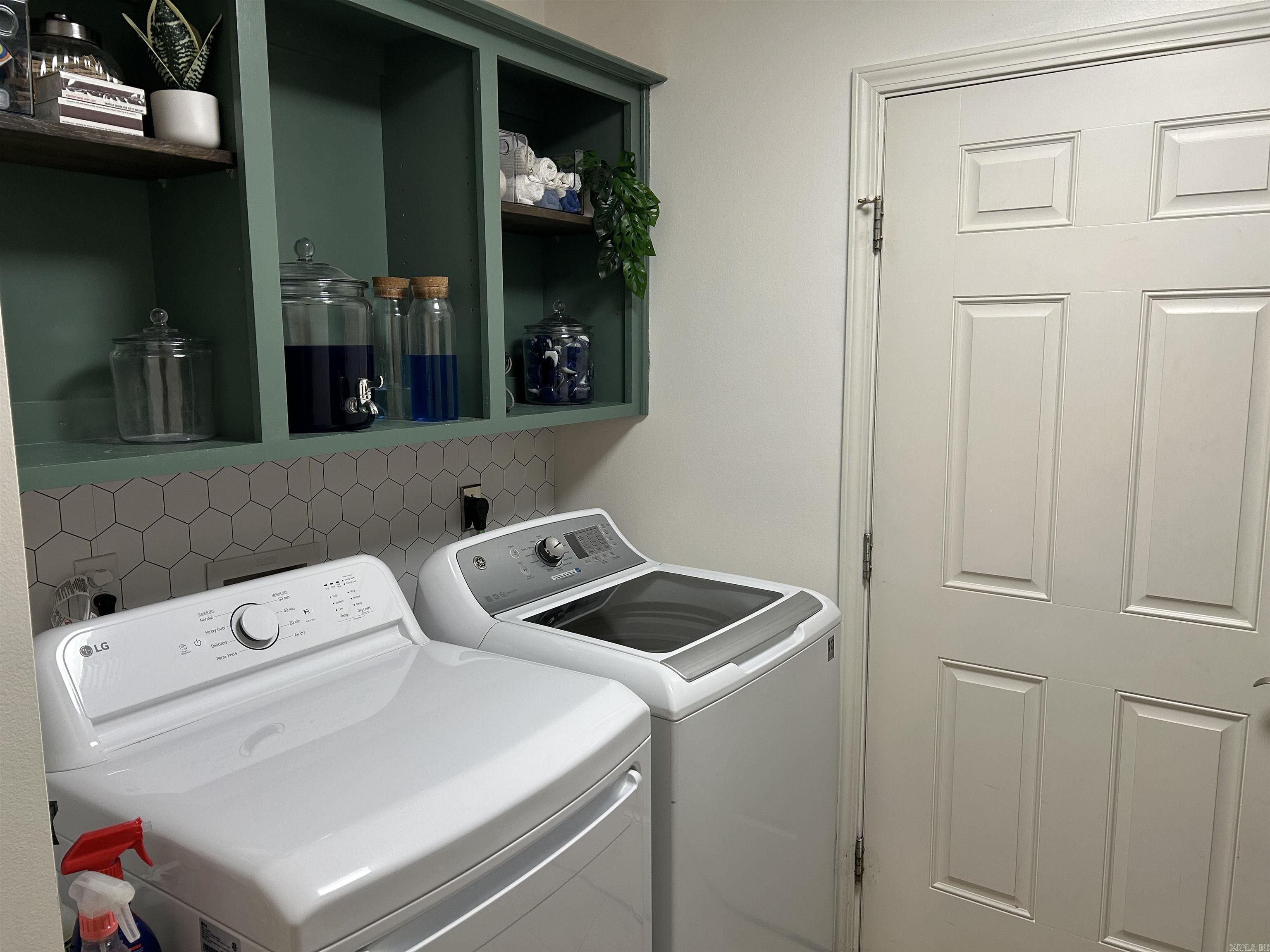 WOODLAND SPRINGS - Residential