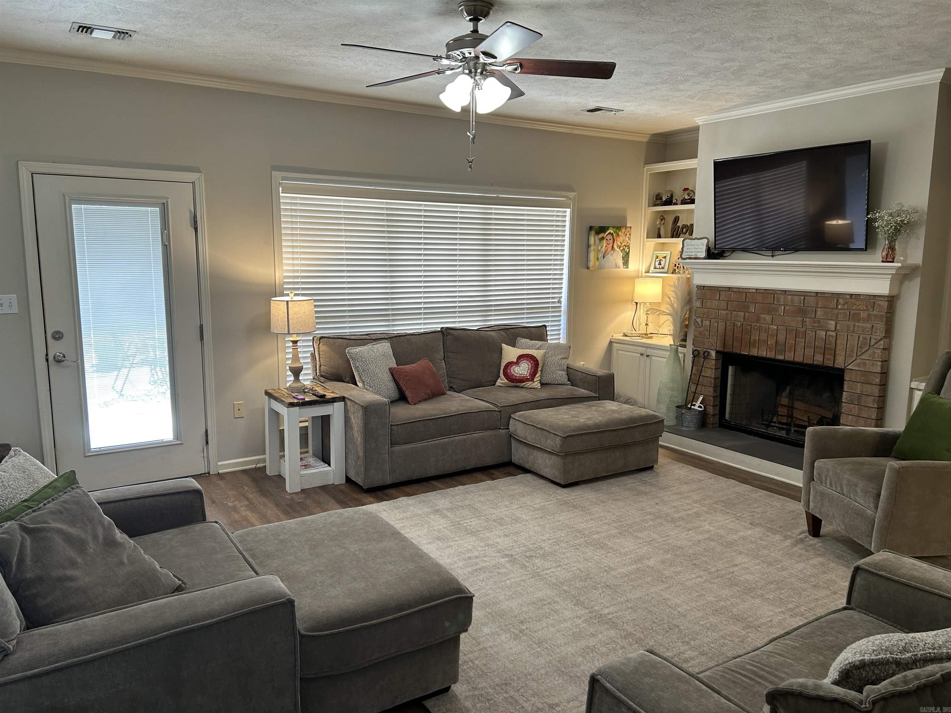 WOODLAND SPRINGS - Residential