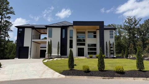 Photo of 84 Orle Circle, Little Rock, AR 72223 (MLS # 26006623)
