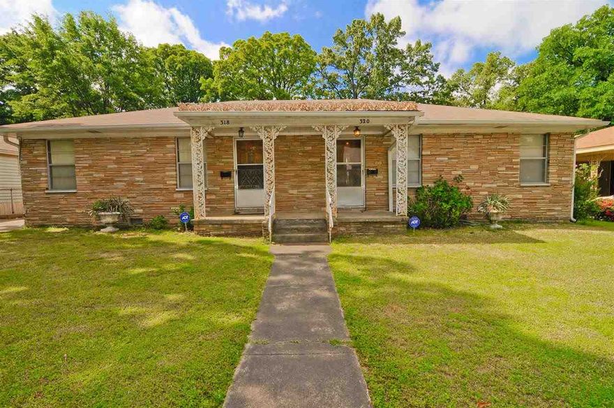 Great duplex in heart of North Little Rock. Hardwood floors in the bedrooms. Very nice and well maintained. Average rent in area is $625.00 per unit.