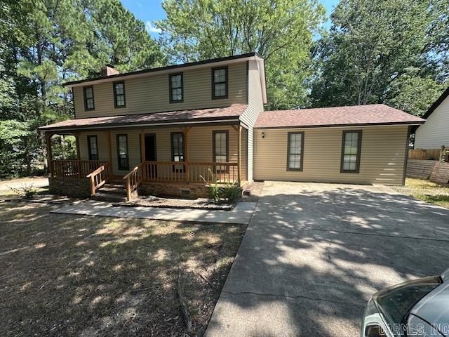 Looking for space? Here you go! FOUR bedrooms and 3-1/2 baths, laundry room AND dining room. Let's take a look!