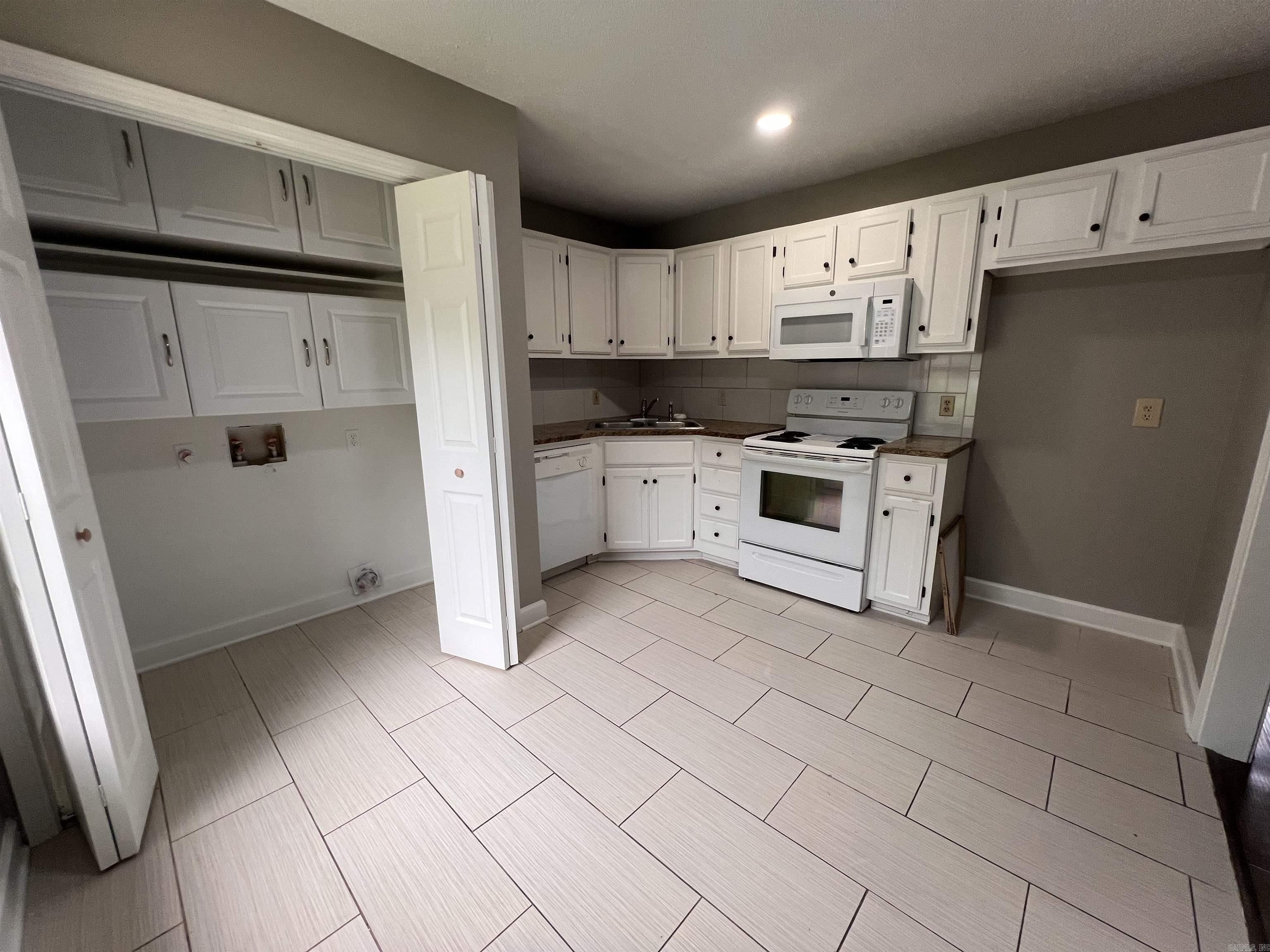 WEST MEADOWS ADD - Residential