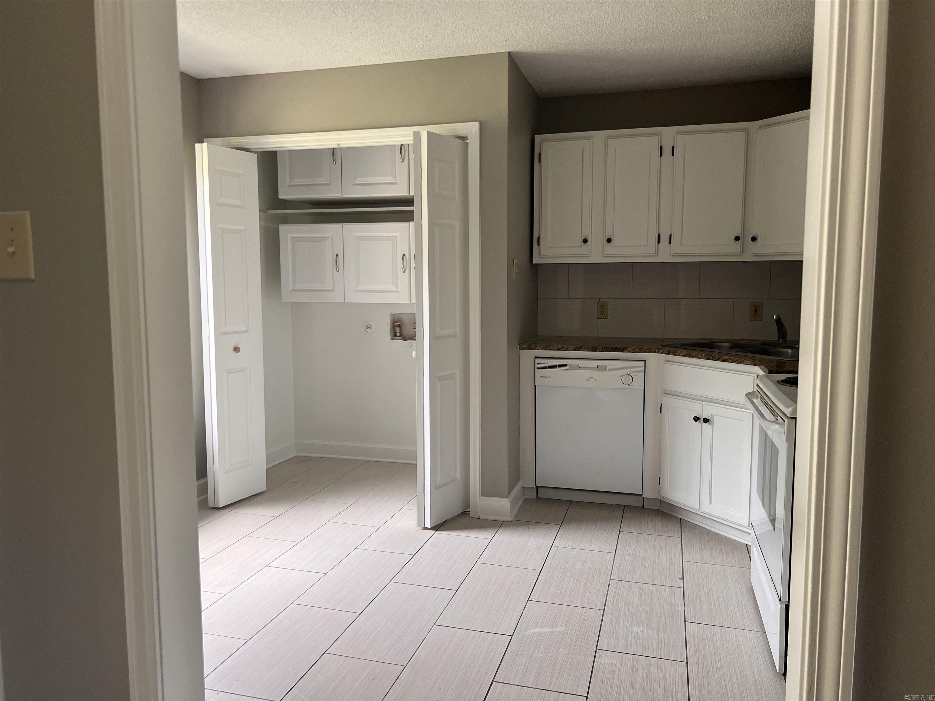 WEST MEADOWS ADD - Residential