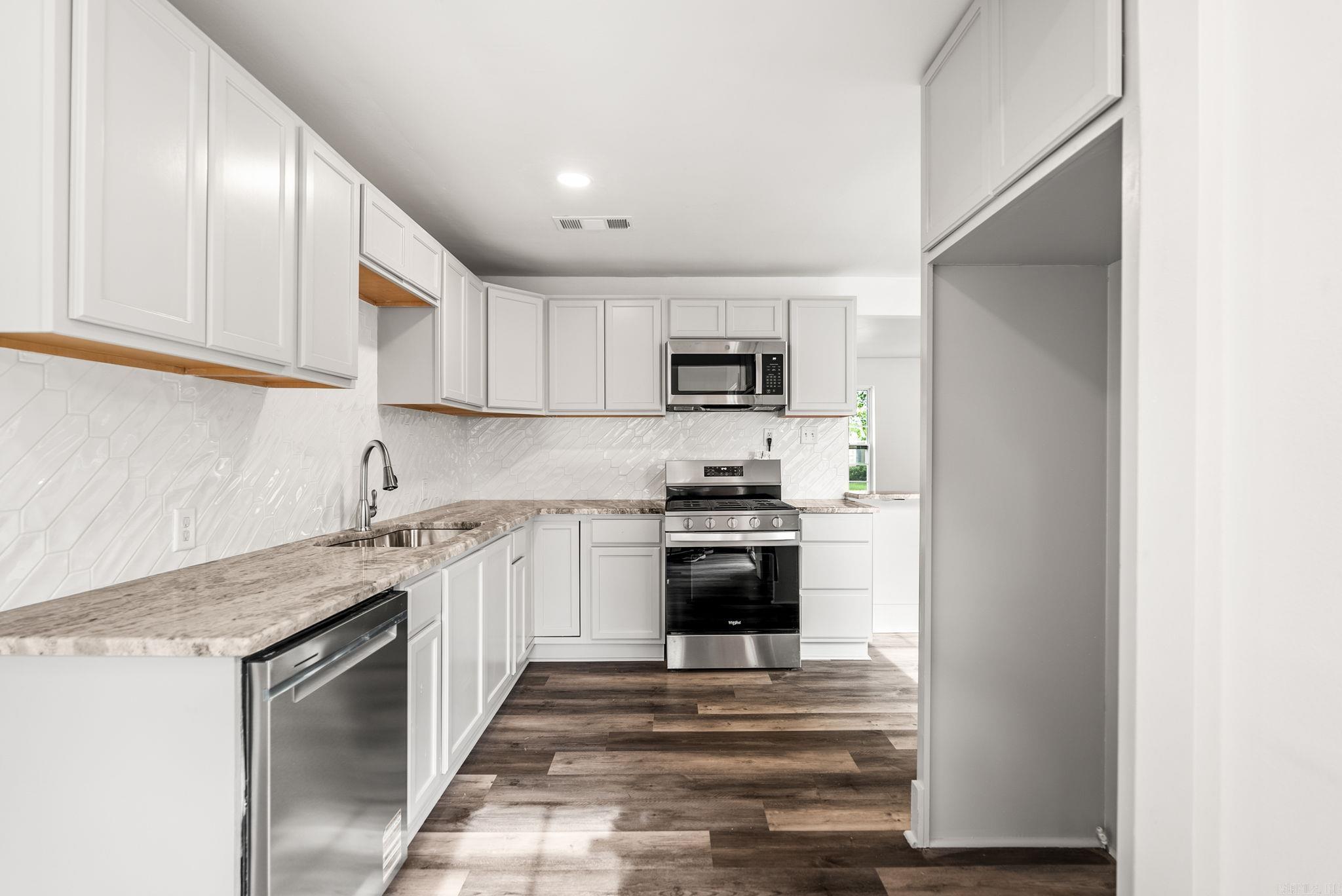 Weldon E Wrights - Residential