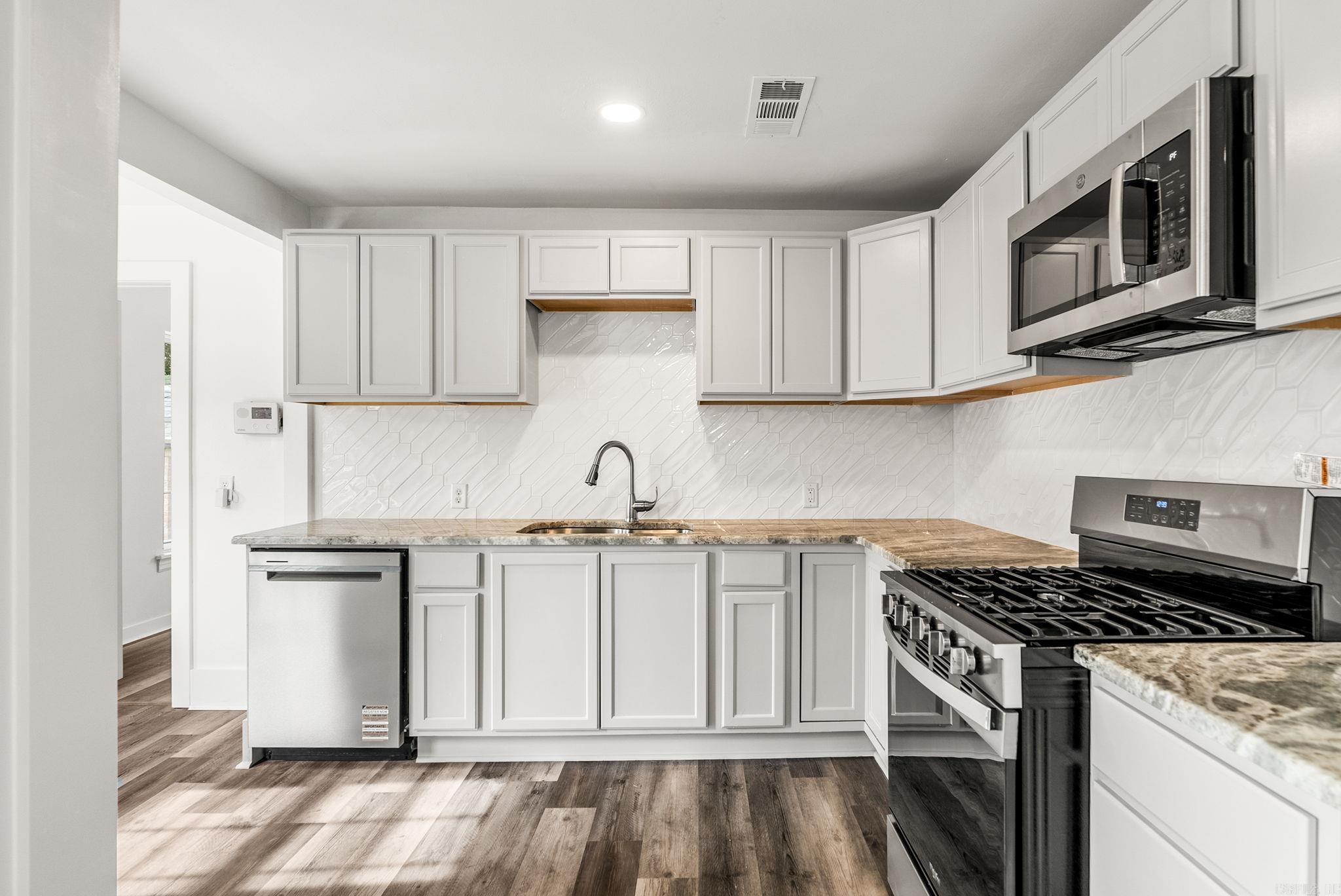 Weldon E Wrights - Residential