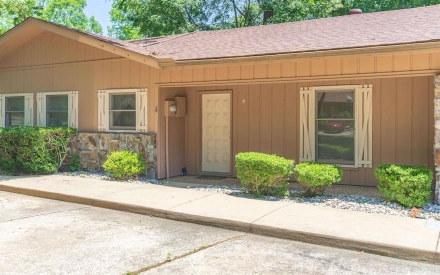 Charming townhouse in convenient location, walking distance to fitness center, tennis courts, restaurant, churches, library.  This unit is 2 bedroom, 2 bath, laundry room, single level, and parking in front. New roof 2024 and fully furnished.  High speed internet in process of being installed. Whether you're looking for a permanent residence, a second home, or an investment property with excellent potential for long-term or nightly rentals, this townhome meets all the criteria. Embrace the best of both worlds with this versatile and well-located property.