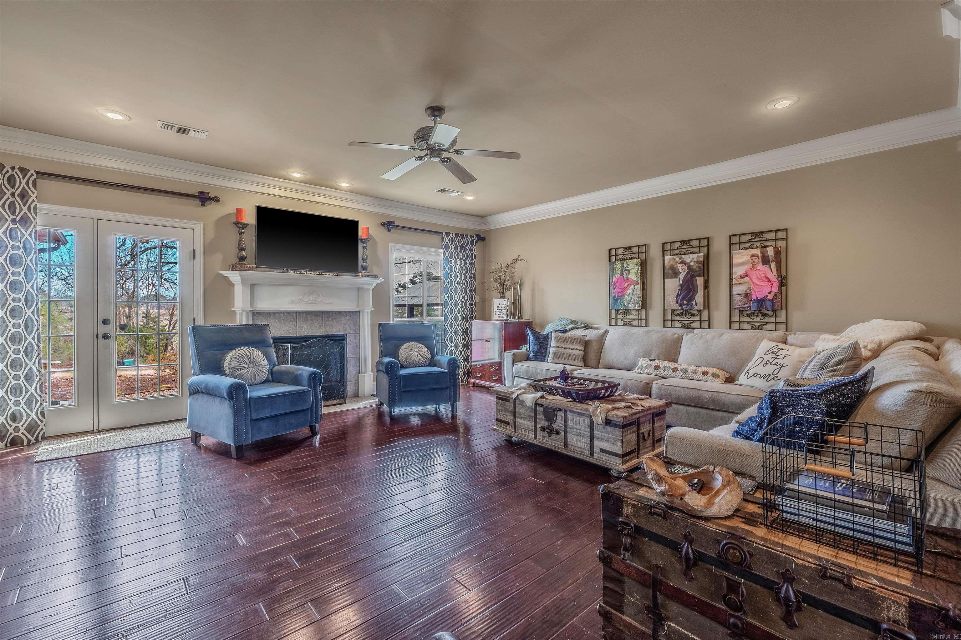 WOODRIDGE - Residential