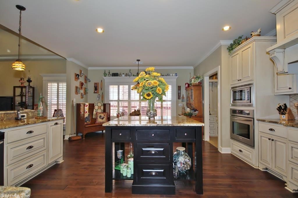 THE VILLAGES OF WELLINGTON - Residential