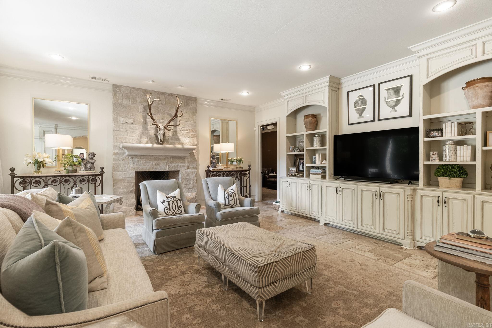 CHENAL VALLEY SOLOGNE CIRCLE - Residential