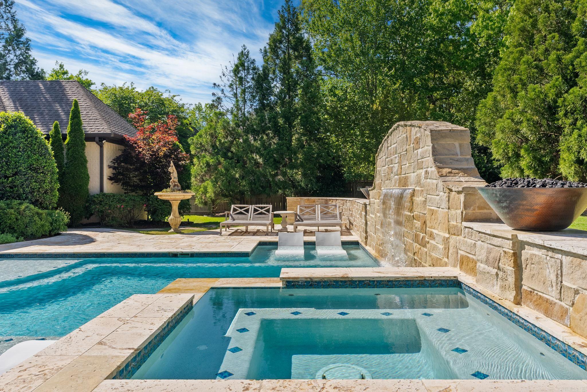 CHENAL VALLEY SOLOGNE CIRCLE - Residential