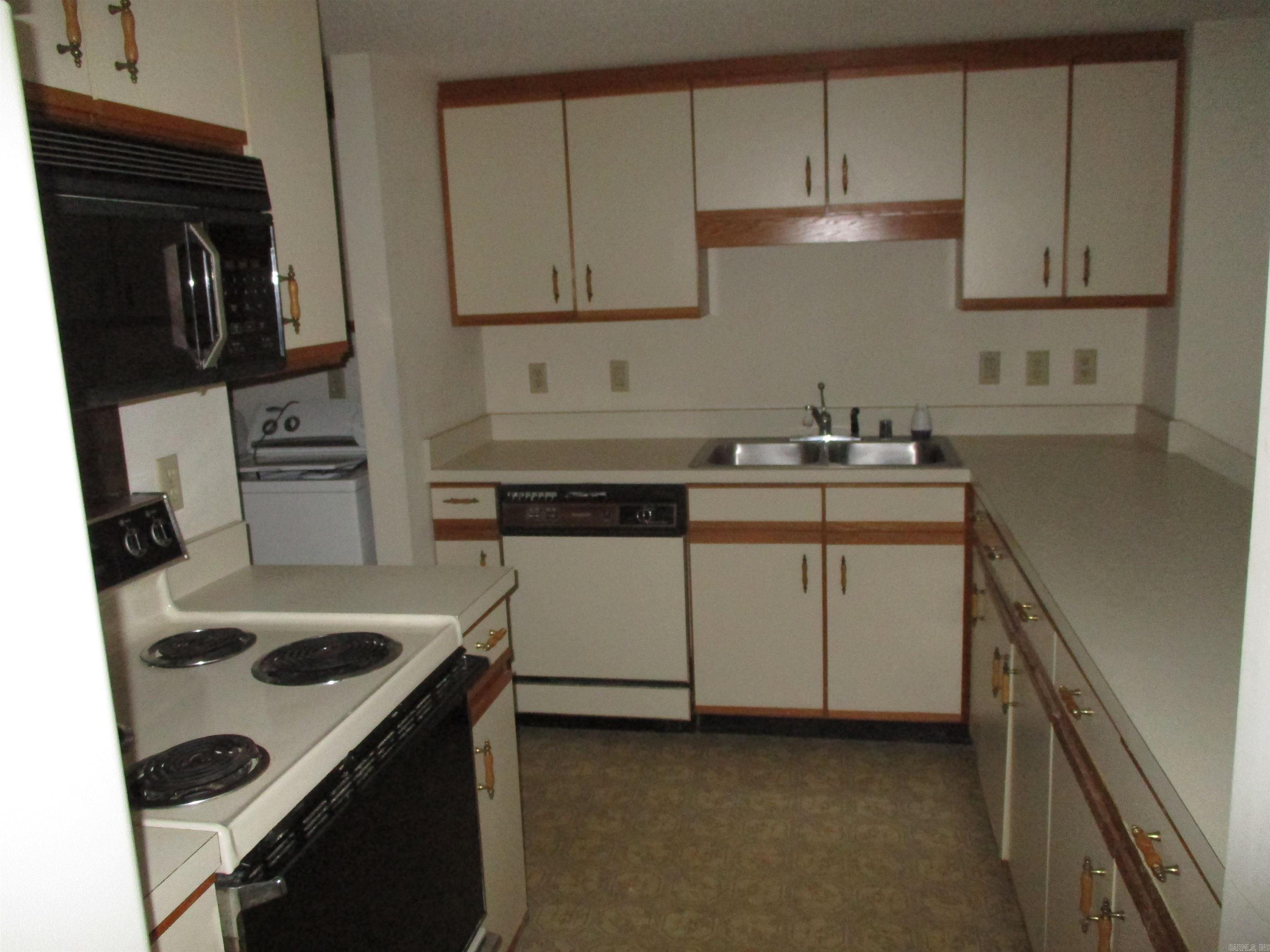 COUNTRY CLUB RIDGE - Residential