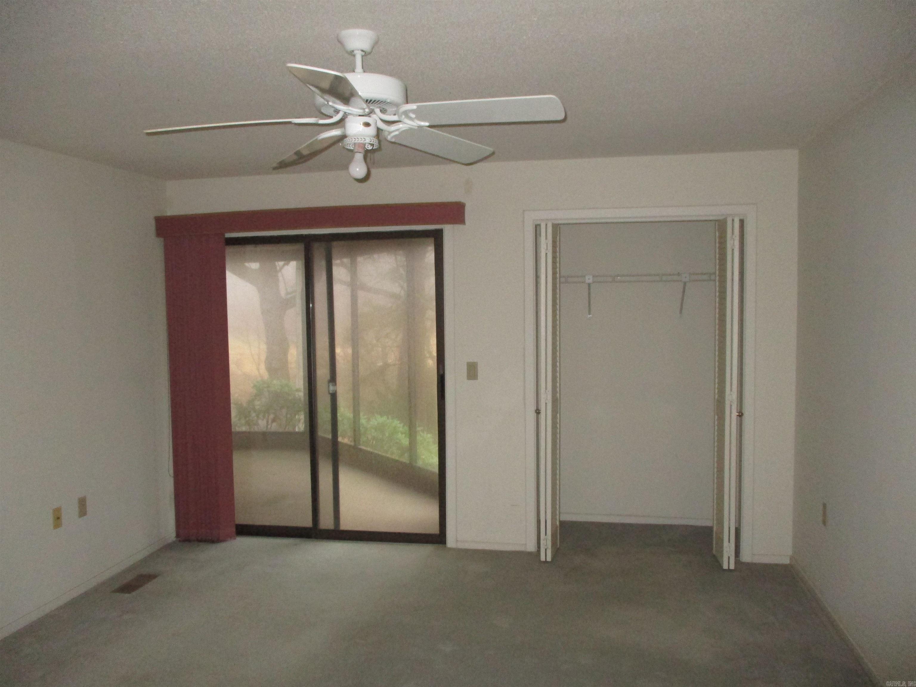 COUNTRY CLUB RIDGE - Residential