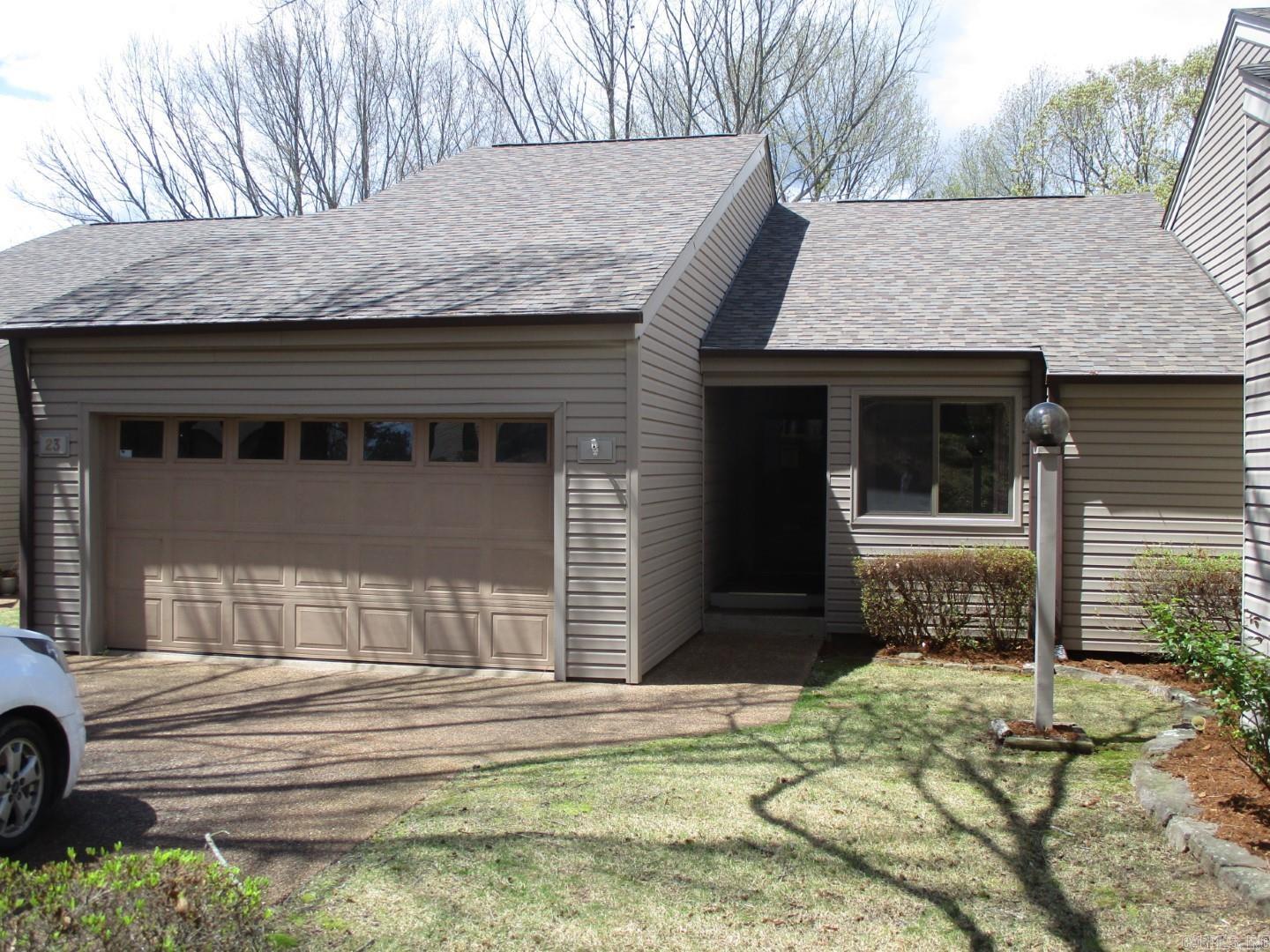 COUNTRY CLUB RIDGE - Residential