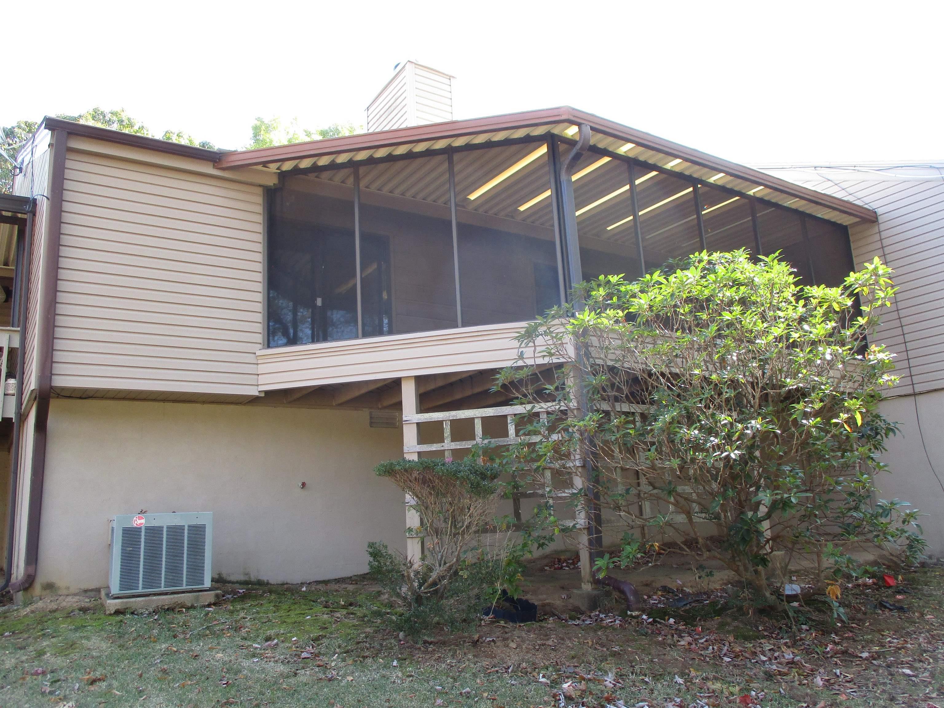 COUNTRY CLUB RIDGE - Residential