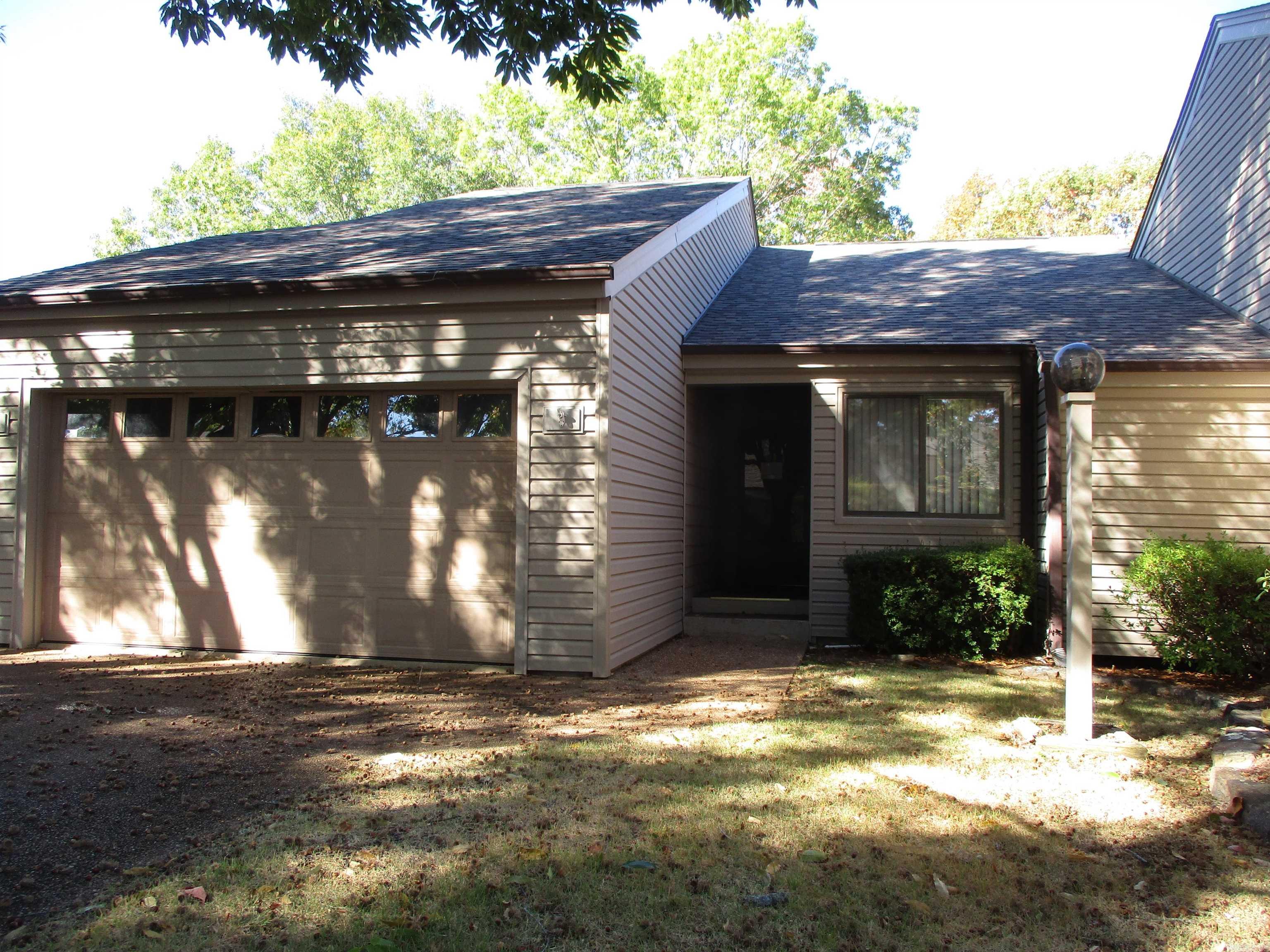 COUNTRY CLUB RIDGE - Residential