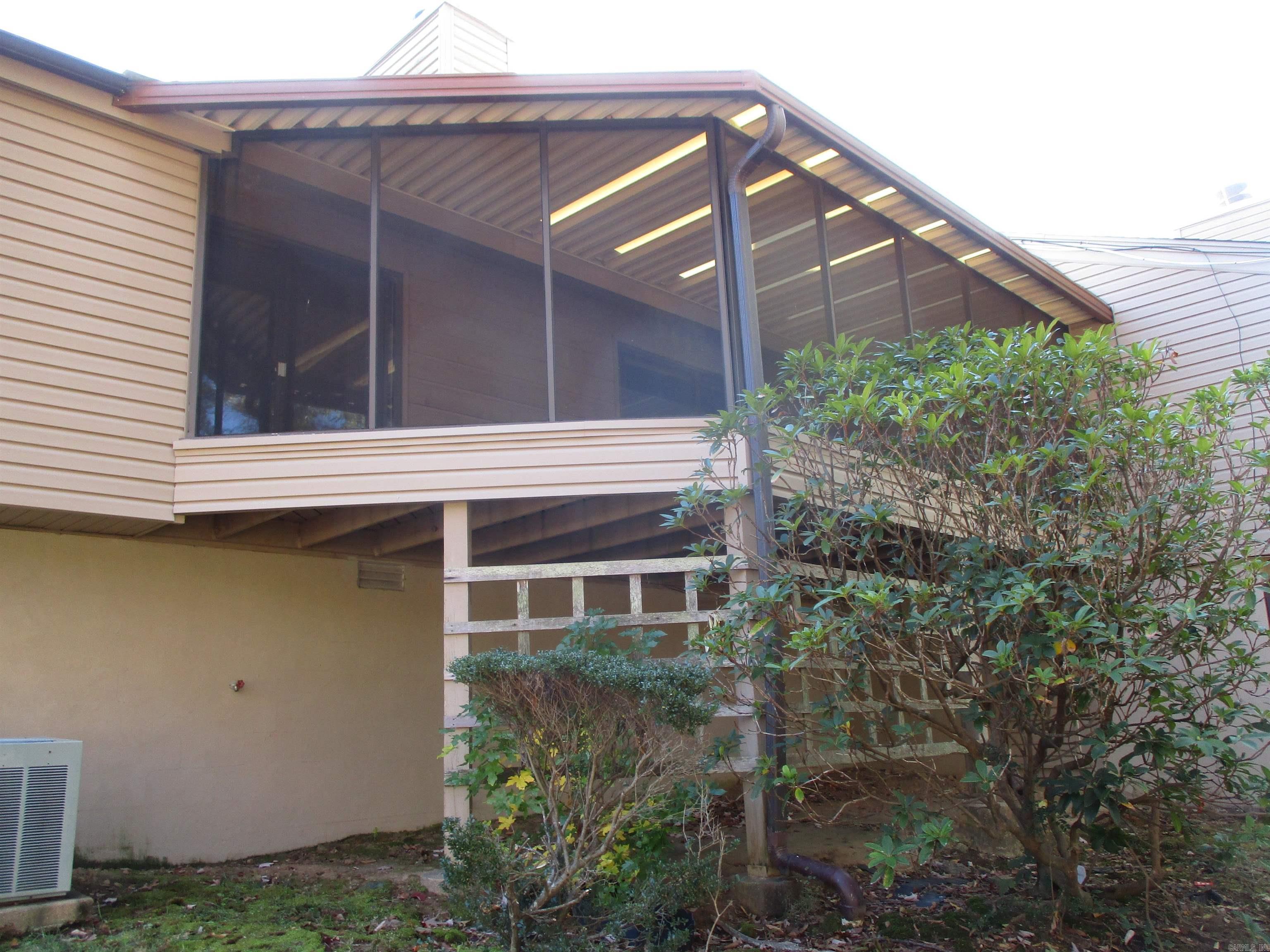 COUNTRY CLUB RIDGE - Residential