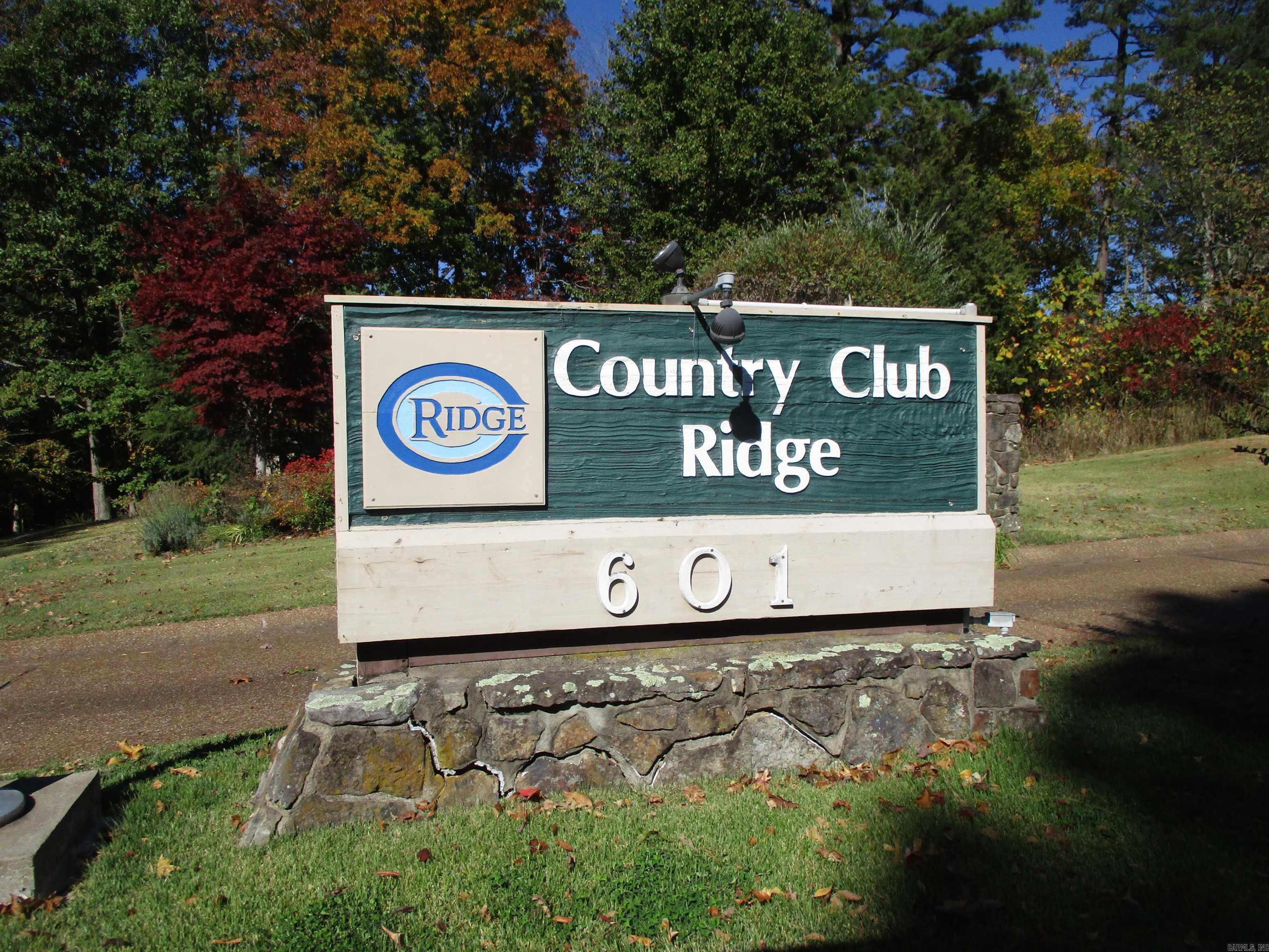 COUNTRY CLUB RIDGE - Residential