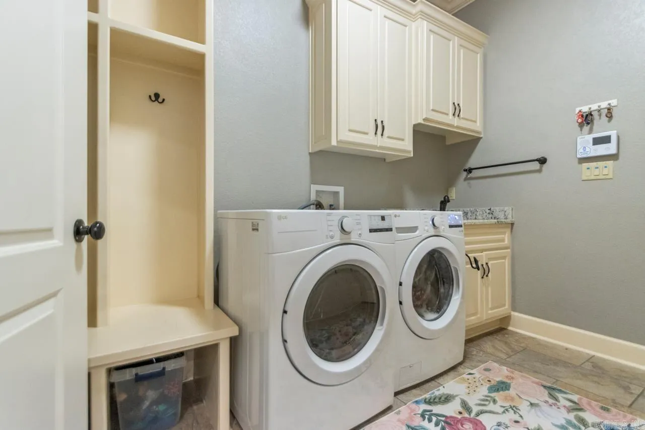 Little Rock, Arkansas 72211, United States, 4 Bedrooms Bedrooms, ,4 BathroomsBathrooms,Residential,Active,138692