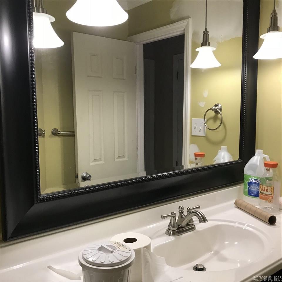 Country Club Park - Residential Lease