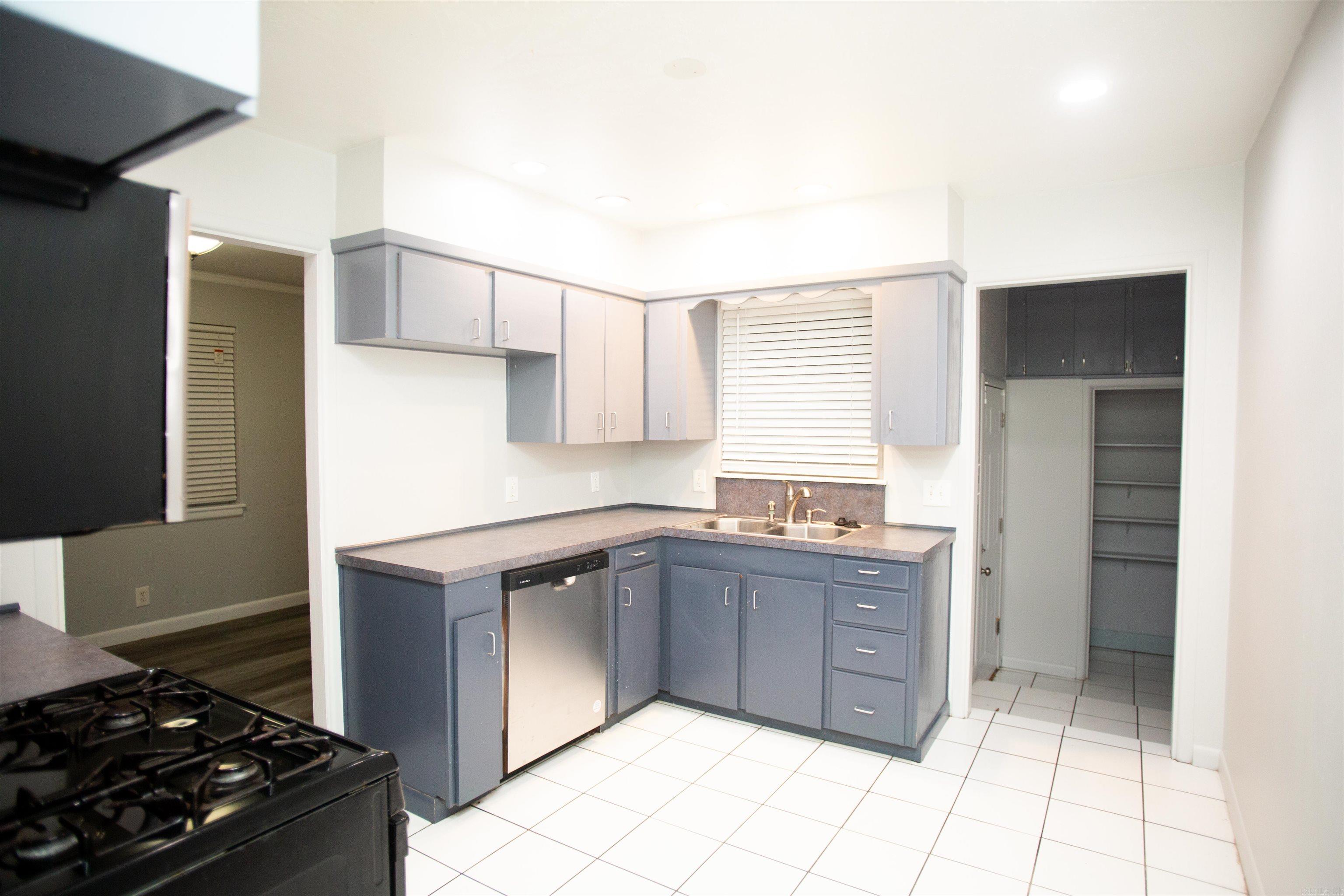 College Terrace - Residential Lease