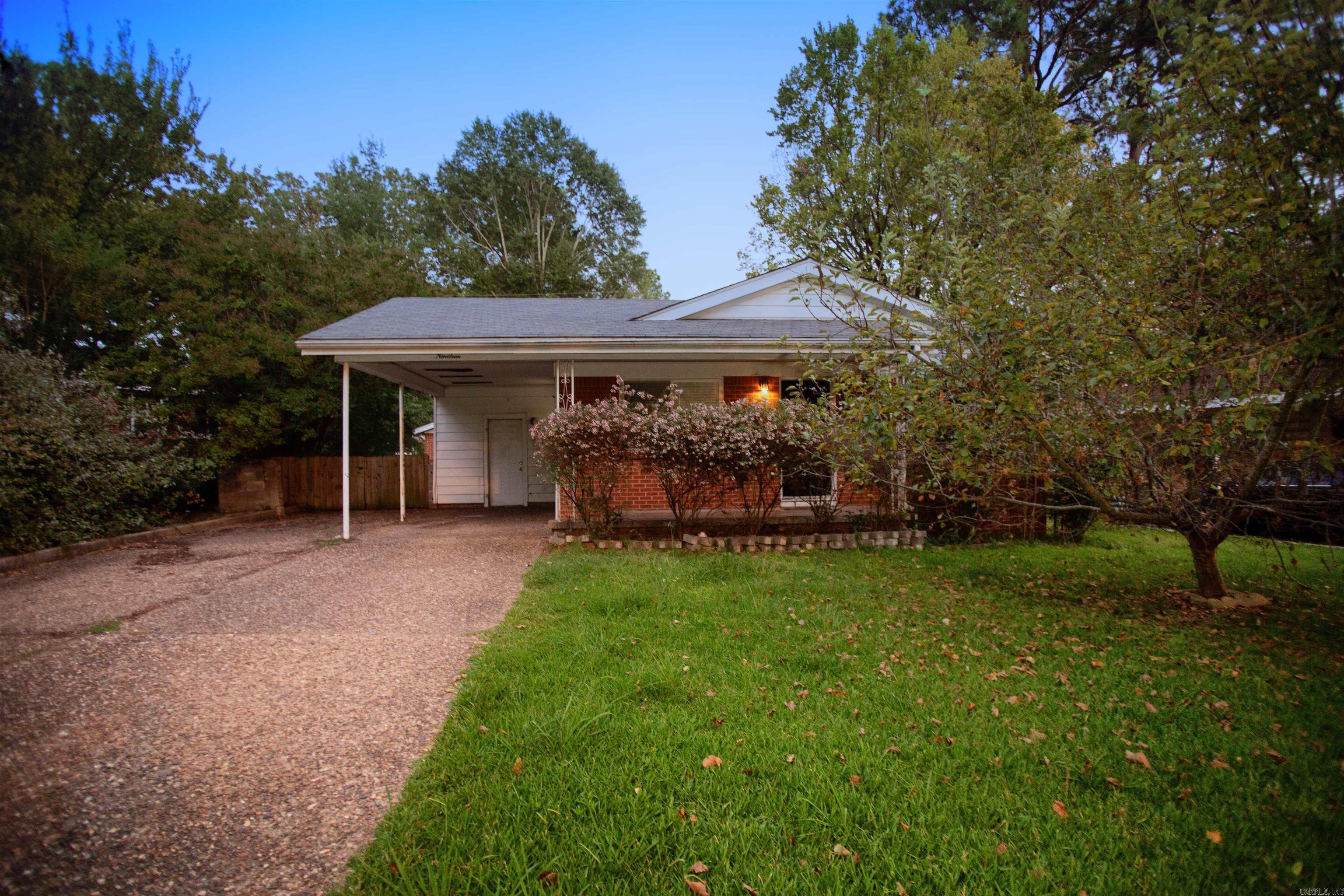 Cute 3BD/1BA in Little Rock, minutes away from UALR, that is waiting for you to call home. Refinished hardwoods throughout most of the home. Updated kitchen cabinets. Dining room off kitchen that is perfect for enjoying meals with family or friends. Spacious bedrooms. Laundry room has plenty of extra storage space. Large yard ideal for anyone with kids or pets. This property is managed by Hoffman Team so beware of scammers - we will never ask you to Cashapp us money. The lease for this property is for 18 months to 2 years with a 3% increase after the first year. Income must be 3x the amount of rent per month unless you have a housing voucher. Deposit, first monthās rent, and the $50 administration fee due before move in.