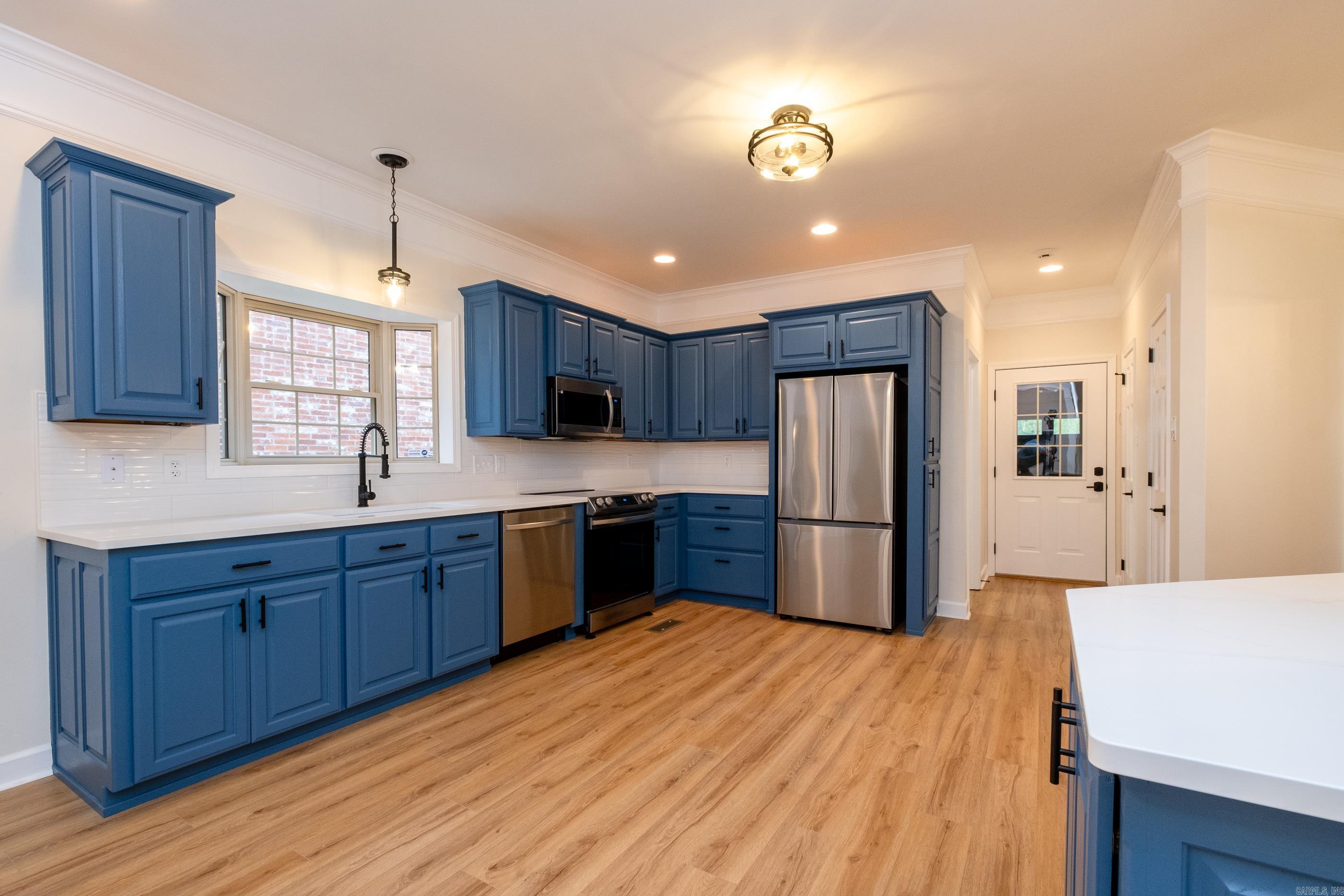 CHENAL VALLEY DUQUESNE COMMUNITY - Residential