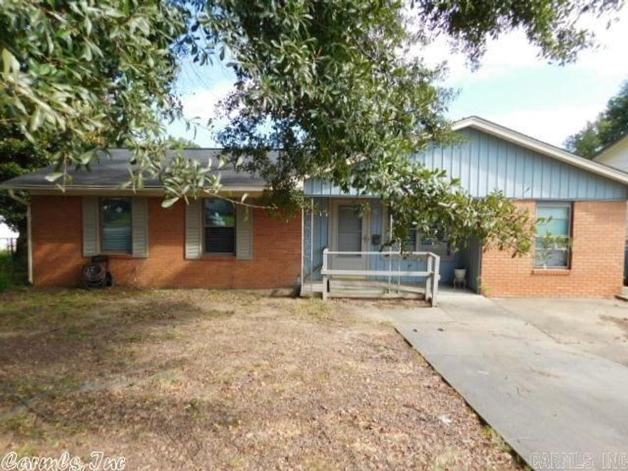 Newly renovated 3BR/1.5BA home for rent in the Lake View subdivision of Little Rock.