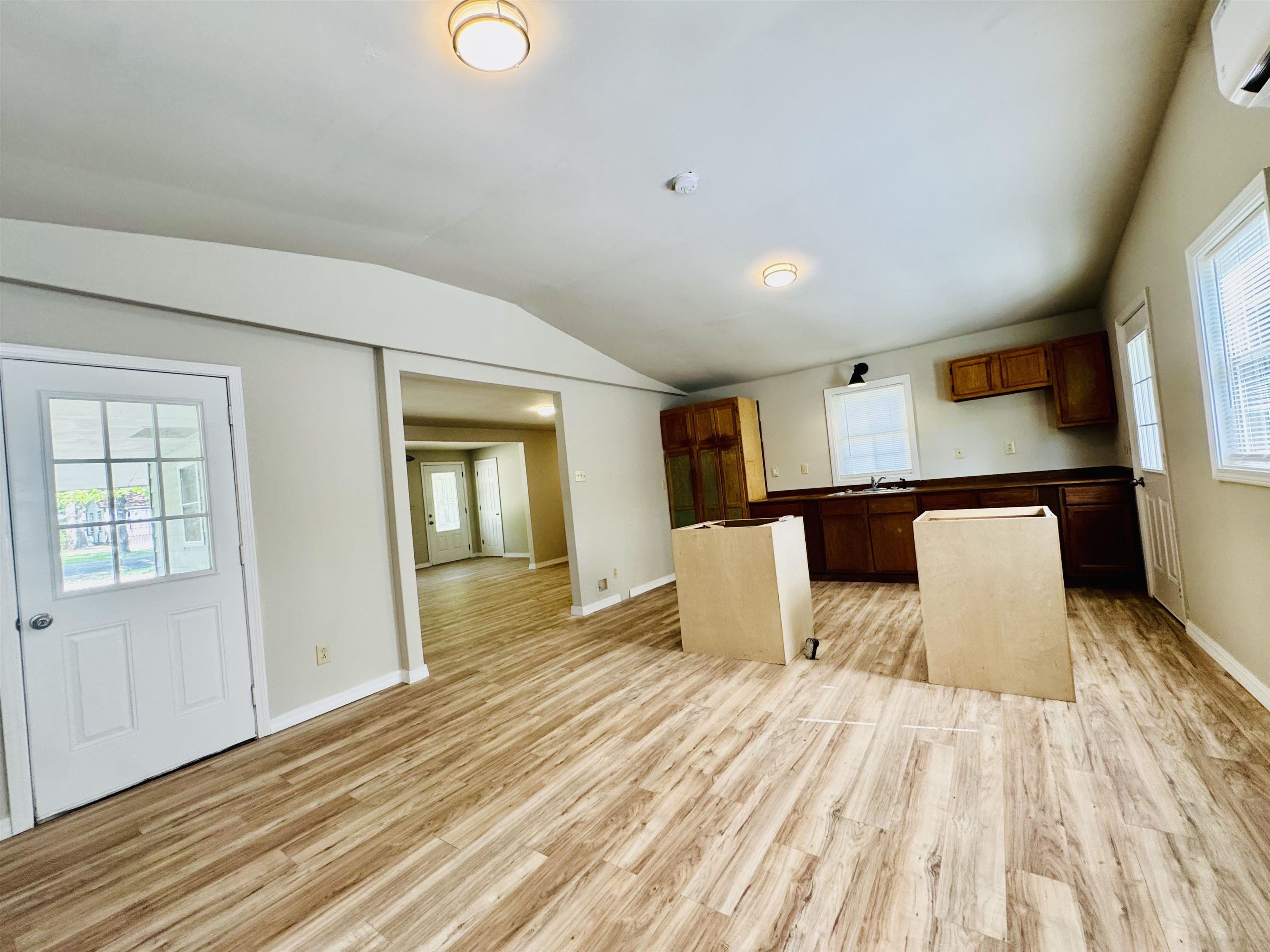 EIGHTH - Residential