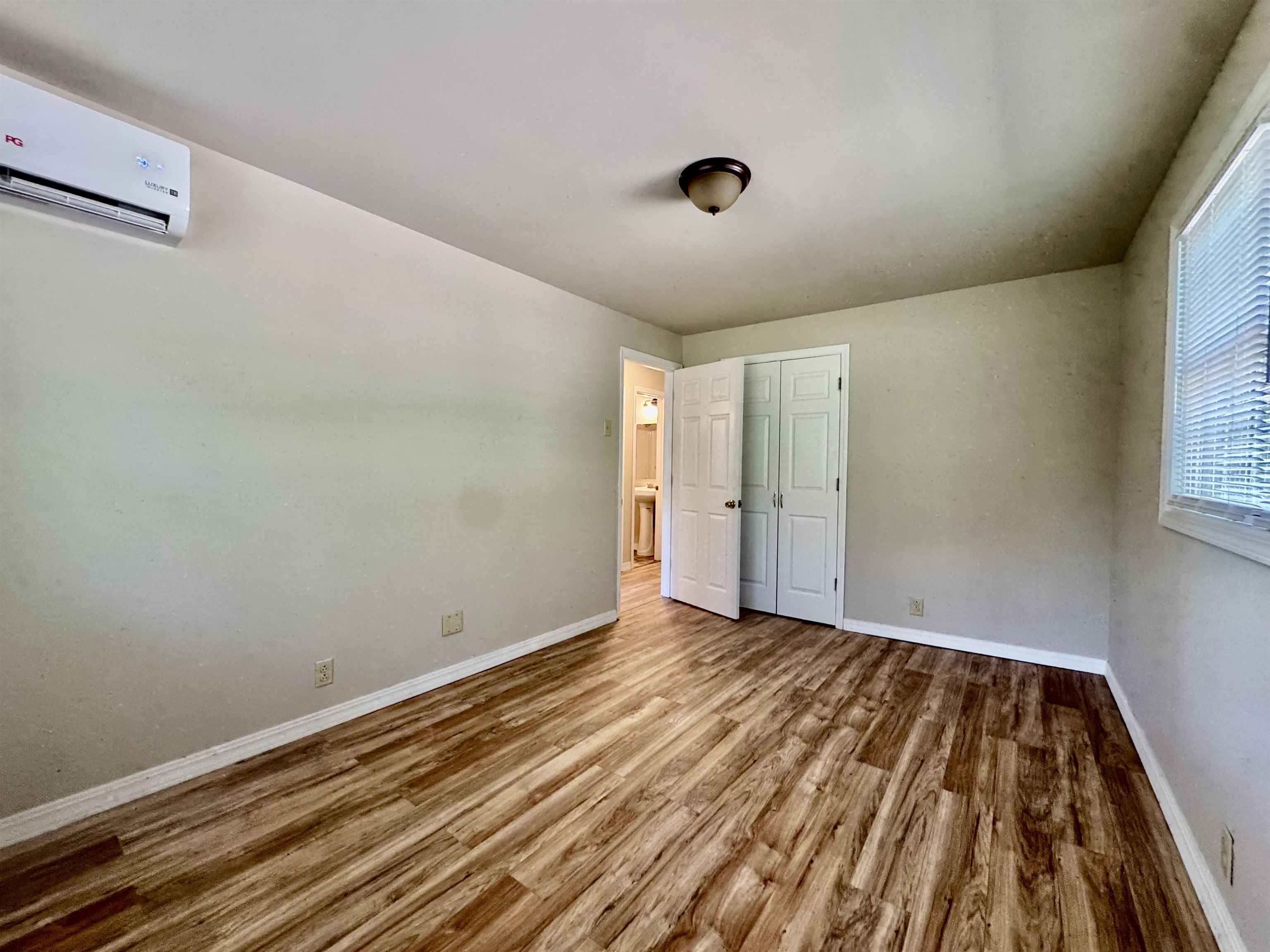 EIGHTH - Residential