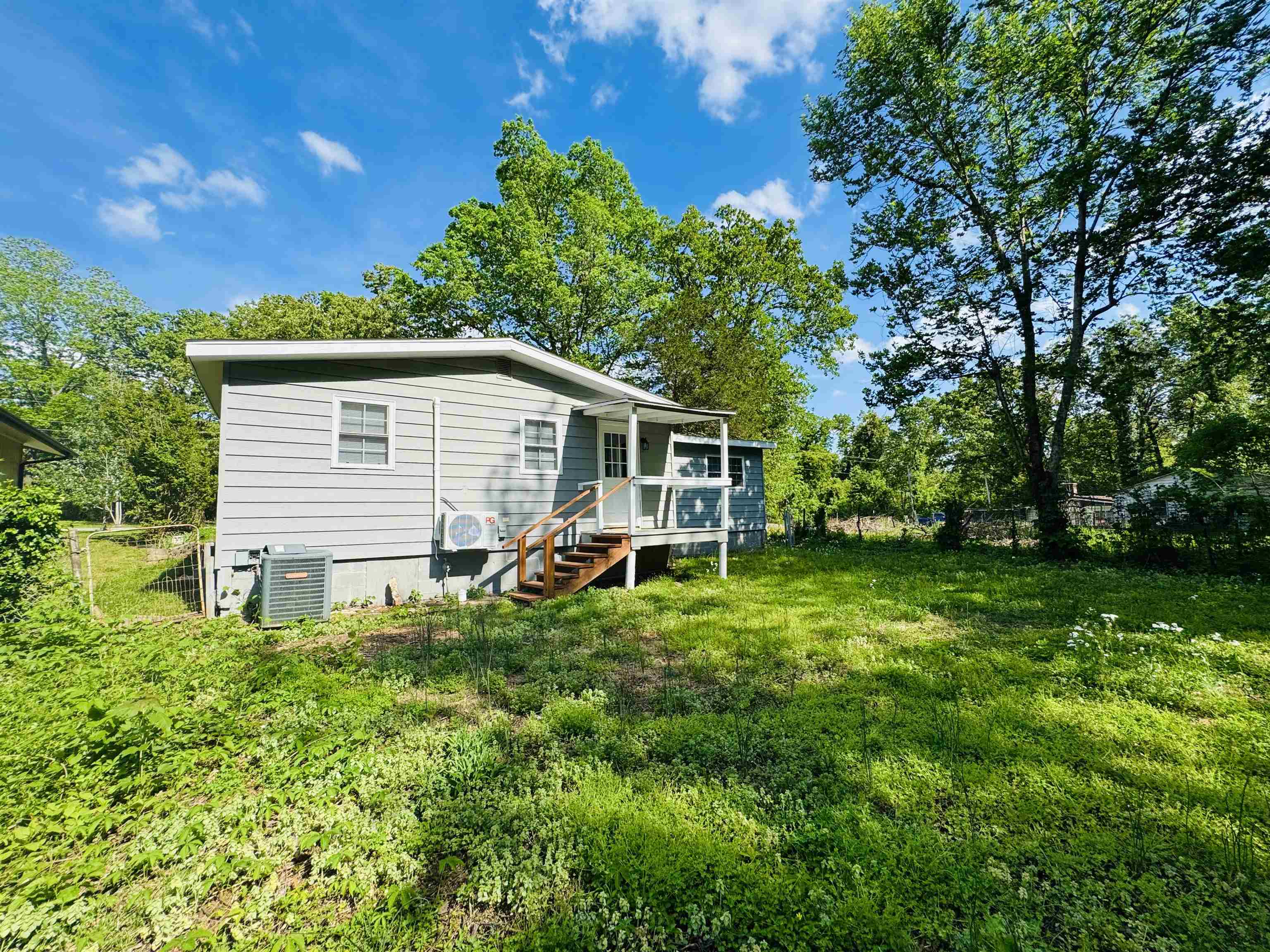 EIGHTH - Residential