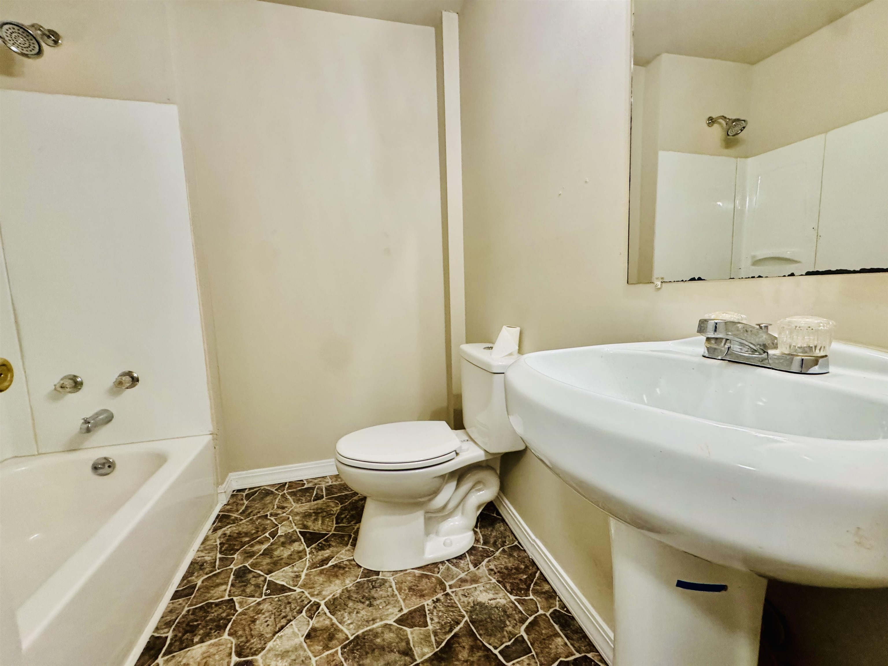 EIGHTH - Residential