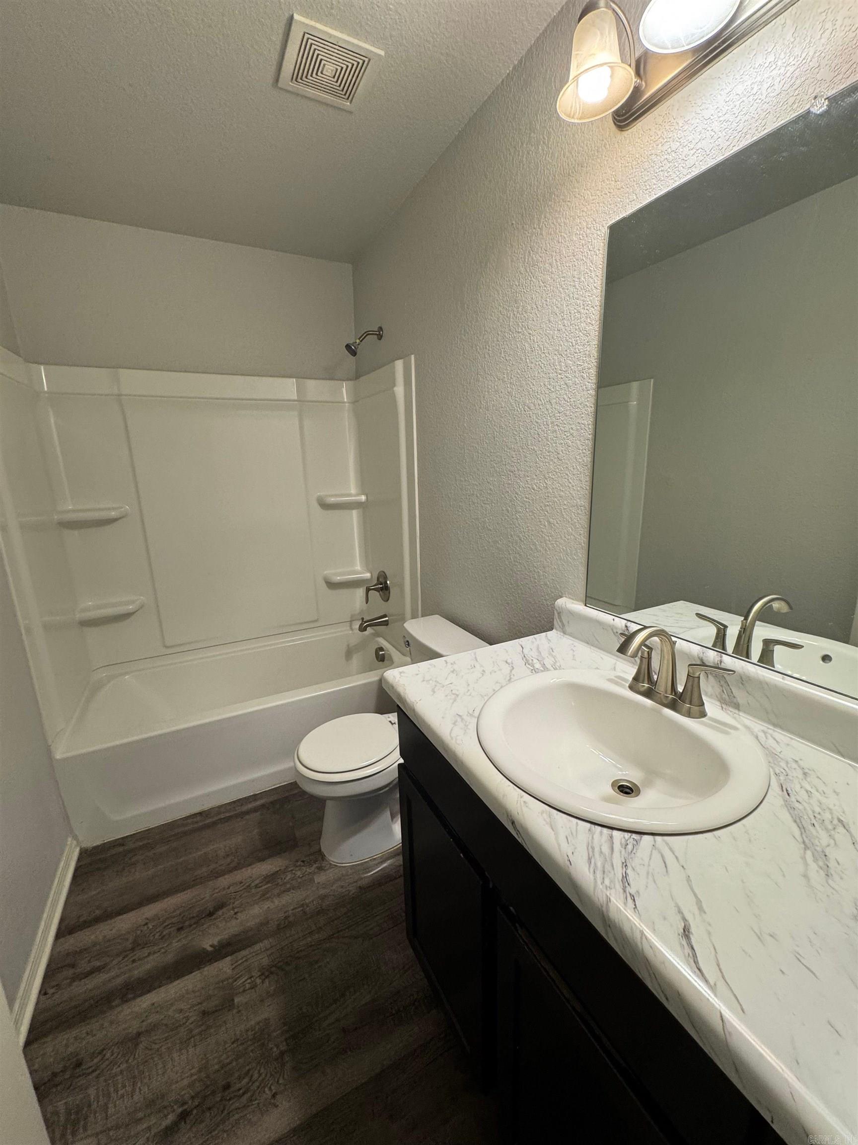 Benjamin Grove - Residential Lease