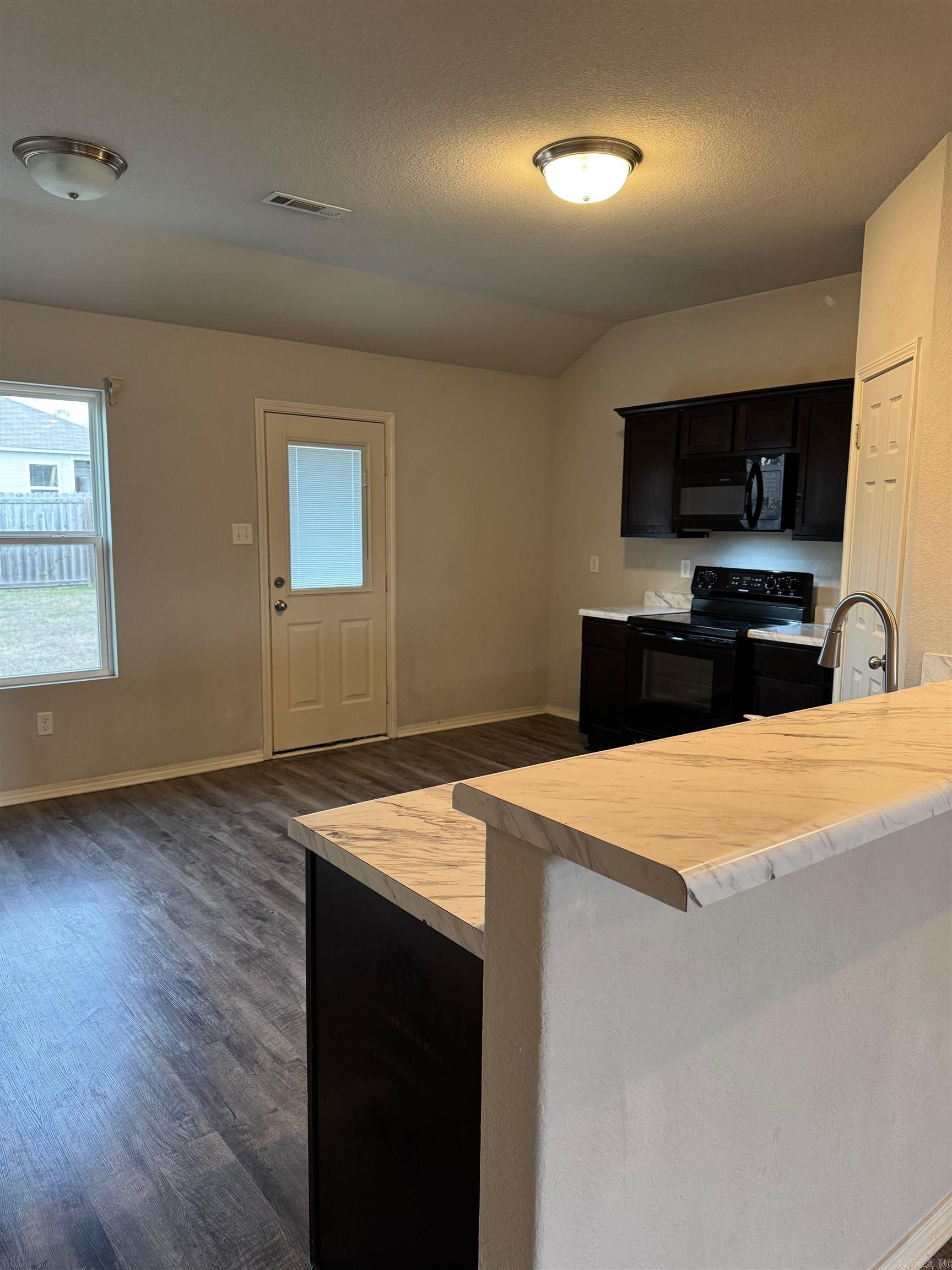 Benjamin Grove - Residential Lease