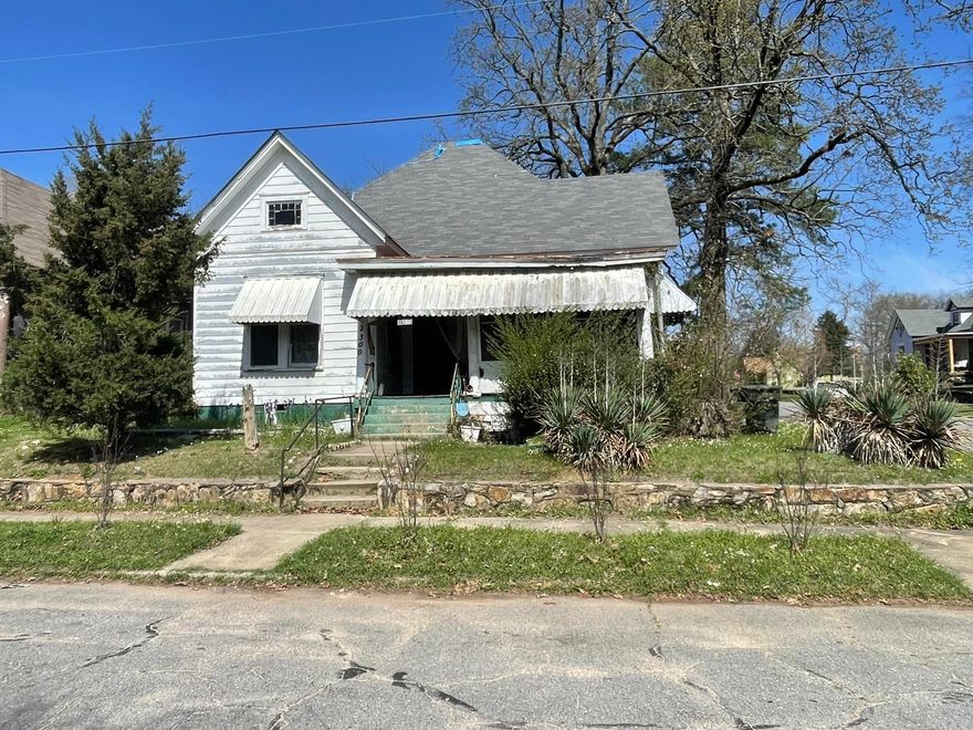 Investor Special in the Central High areas of Little Rock! 1940 home with approximately 1494 sq ft on a 7,405 sq ft lot ready for renovation. Excellent opportunity for a fix-and-flip or rental investment. Located near Little Rock Central High School with ongoing neighborhood revitalization. Sold as-is, Agents see remarks!
