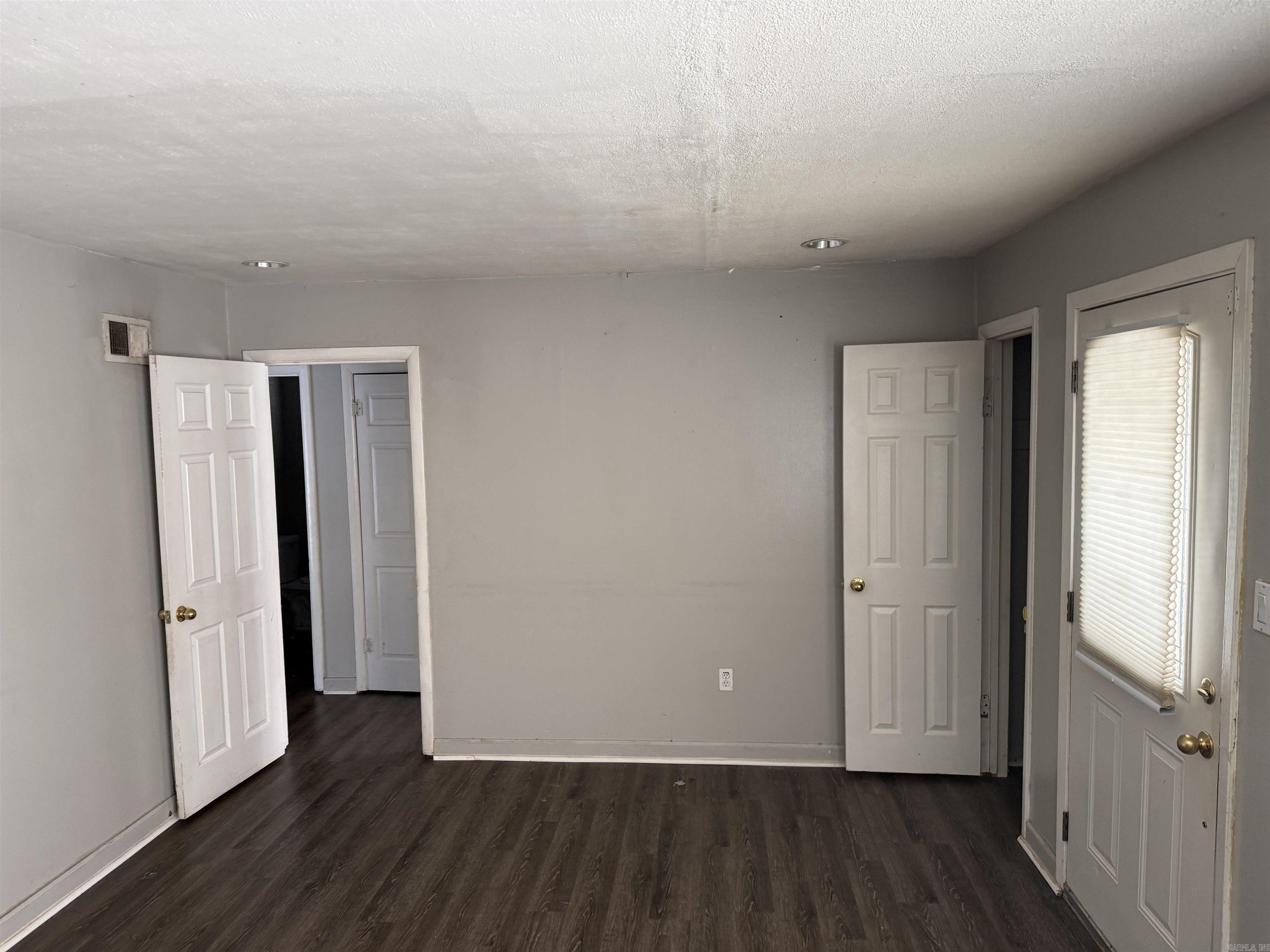 Farmeres 4th - Residential