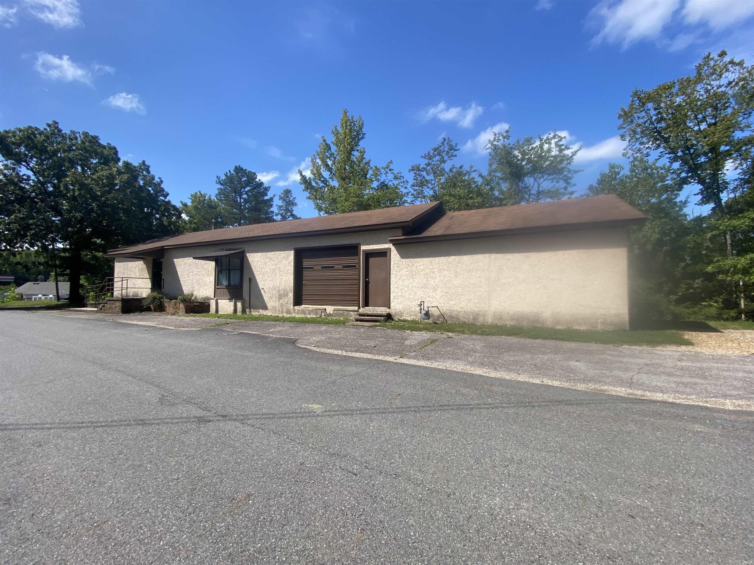 Mount Ida In - Commercial Sale