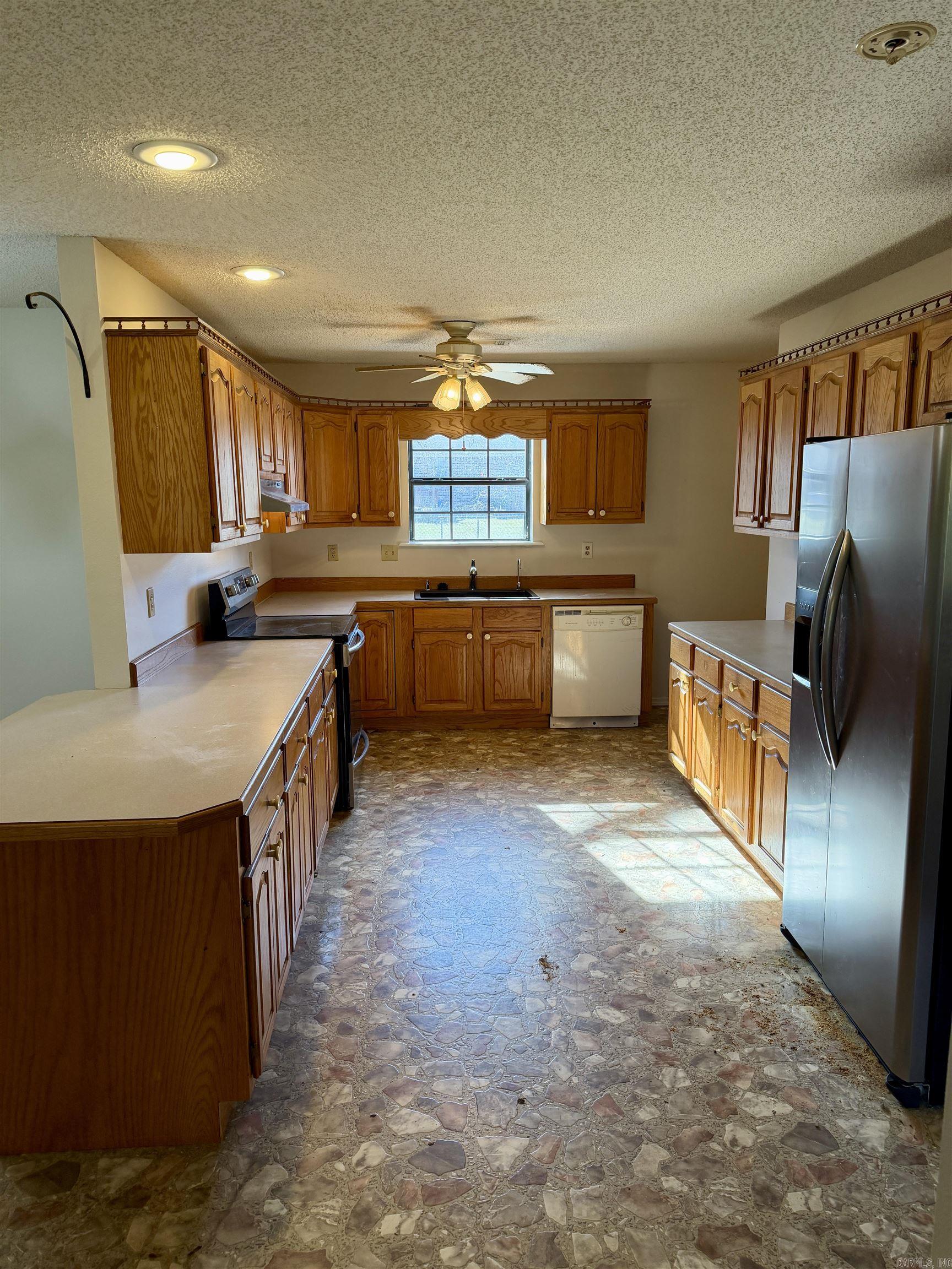 LAKEVIEW VILLAGE - Residential