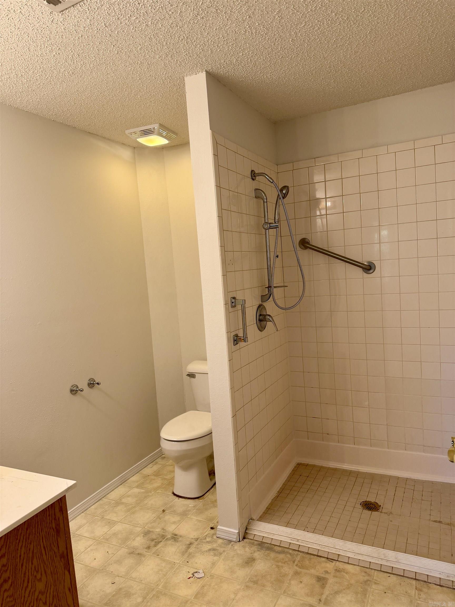 LAKEVIEW VILLAGE - Residential